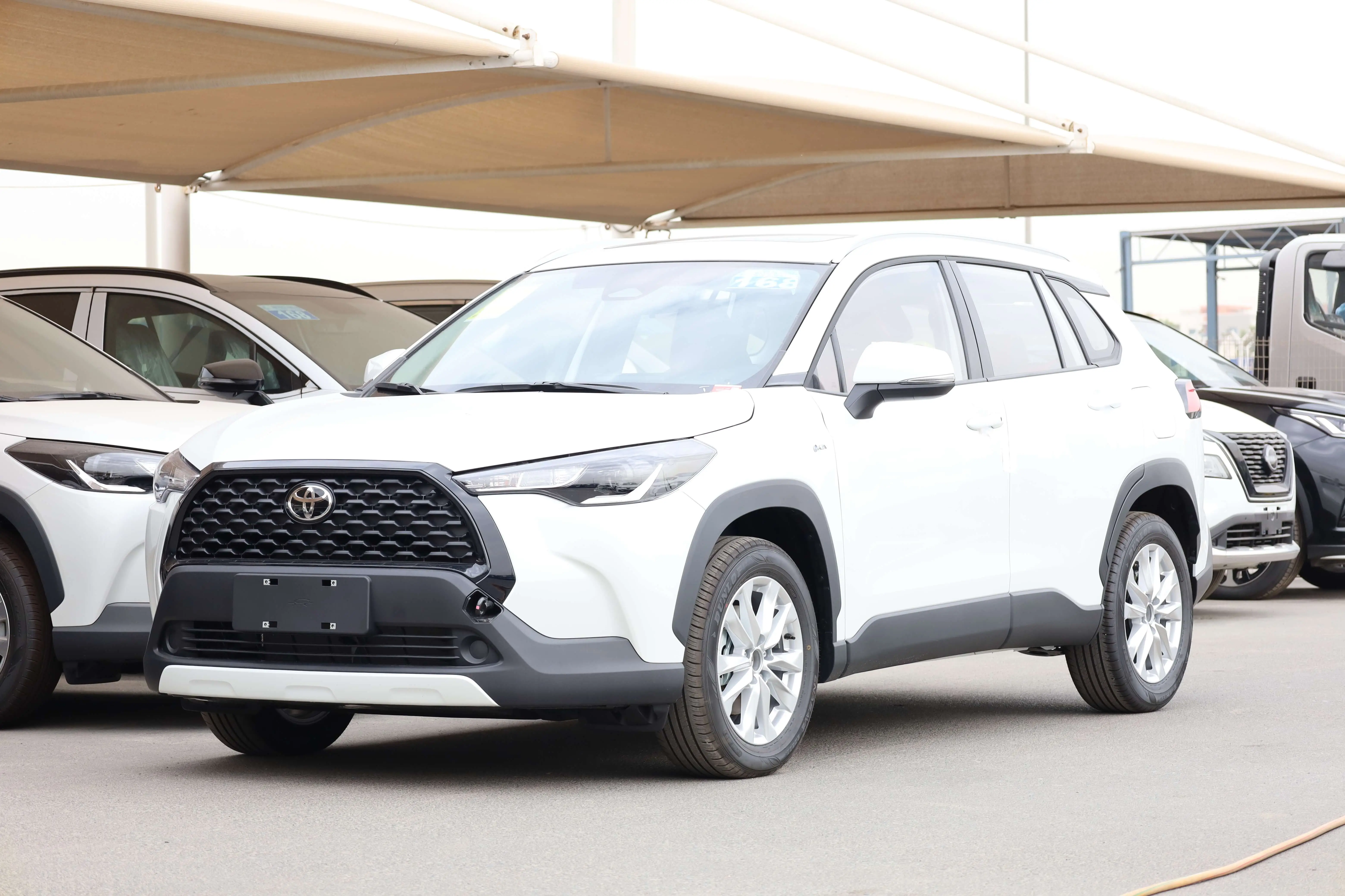 TOYOTA COROLLA CROSS 2.0L ELITE EDITION MID RANGE 2024 MODEL images