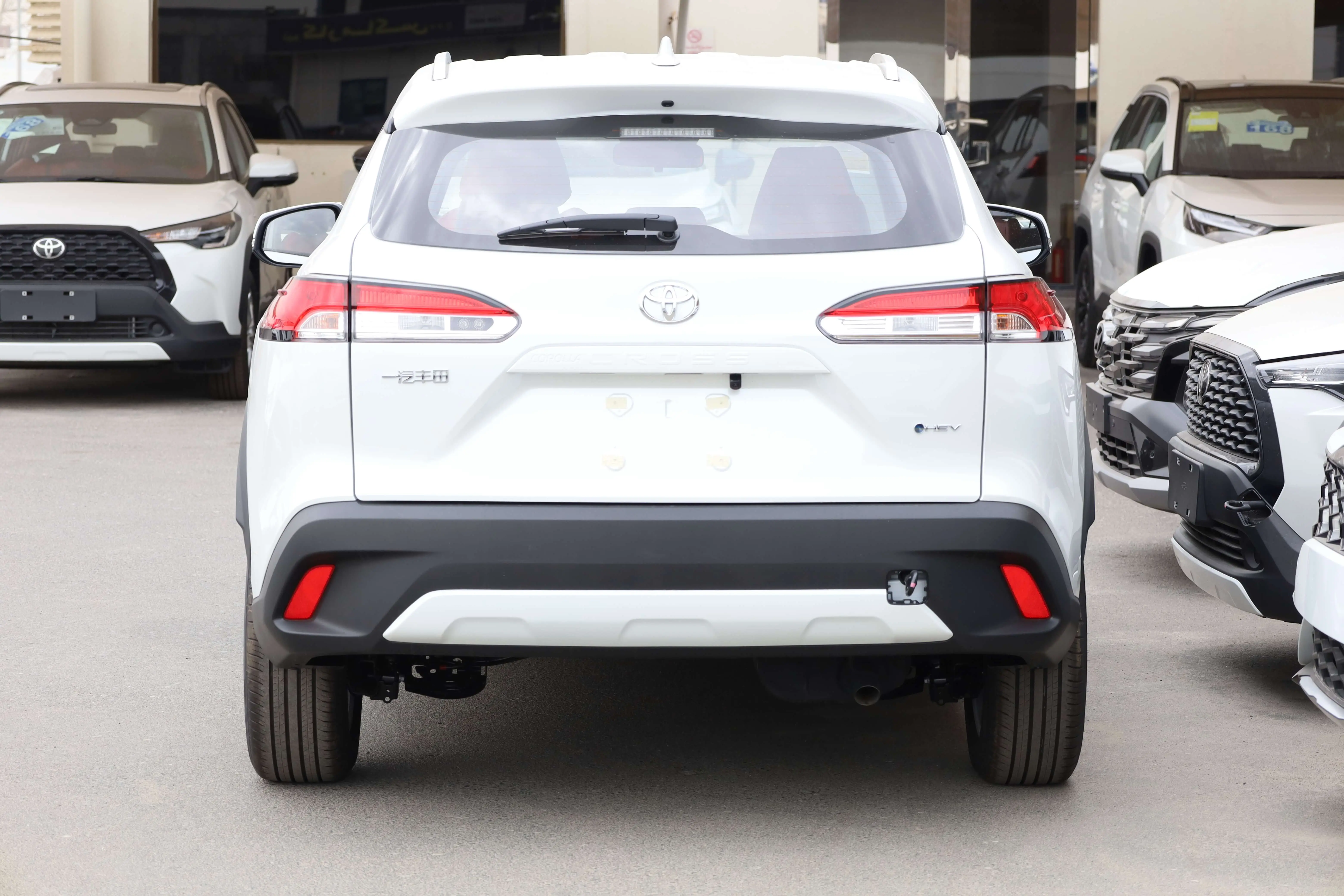 TOYOTA COROLLA CROSS 2.0L ELITE EDITION MID RANGE 2024 MODEL images