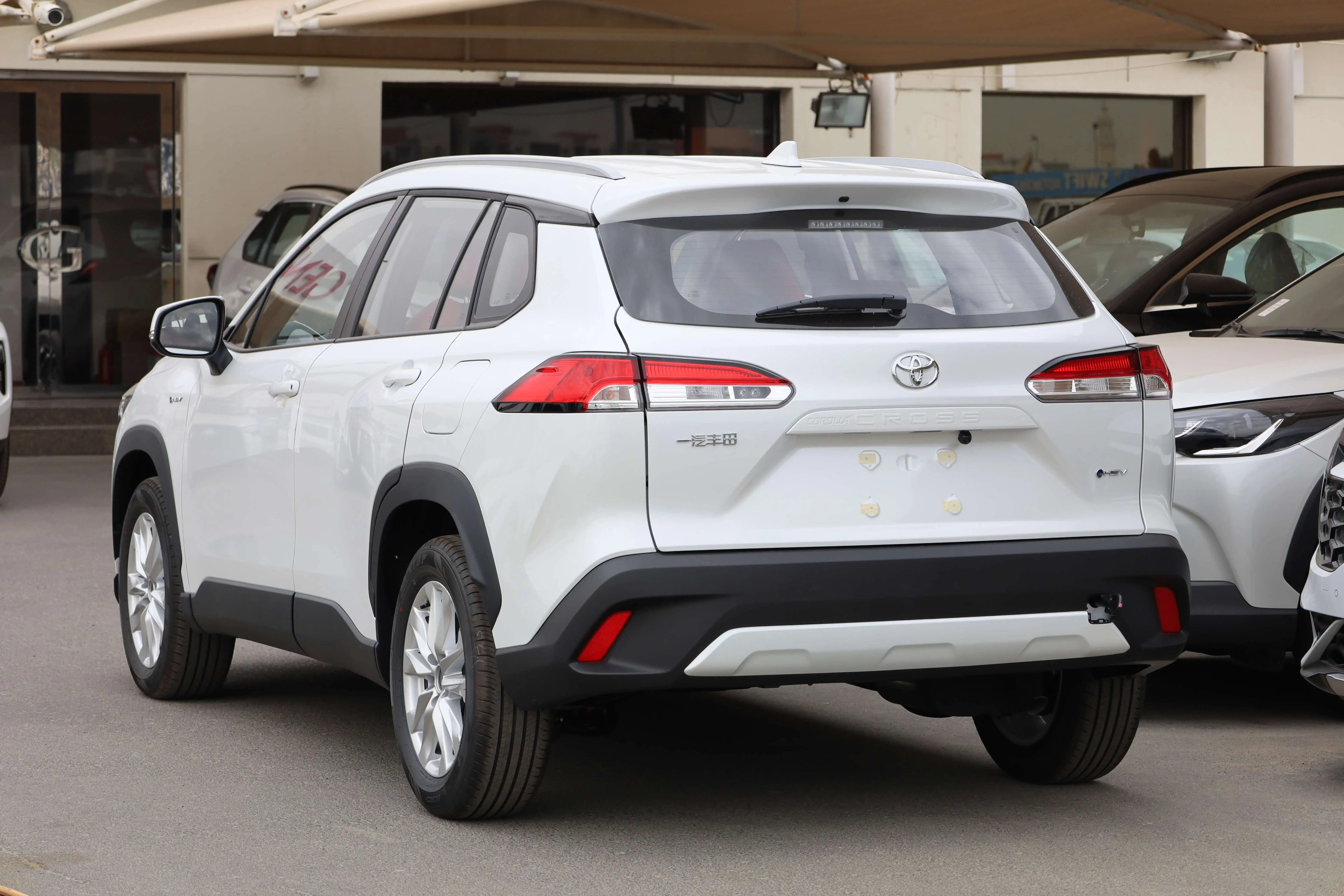 TOYOTA COROLLA CROSS 2.0L ELITE EDITION MID RANGE 2024 MODEL images