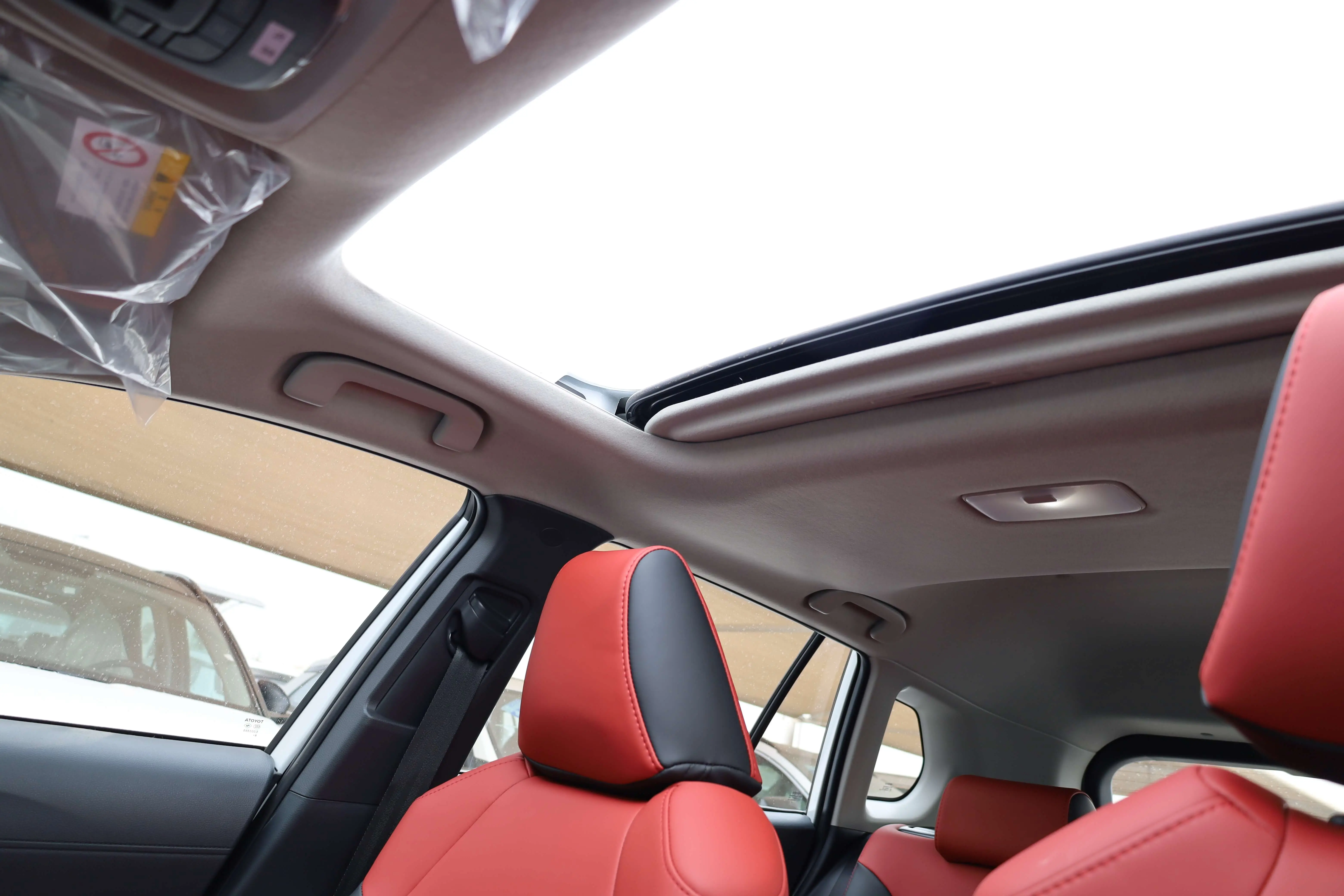 TOYOTA COROLLA CROSS 2.0L ELITE EDITION MID RANGE 2024 MODEL images