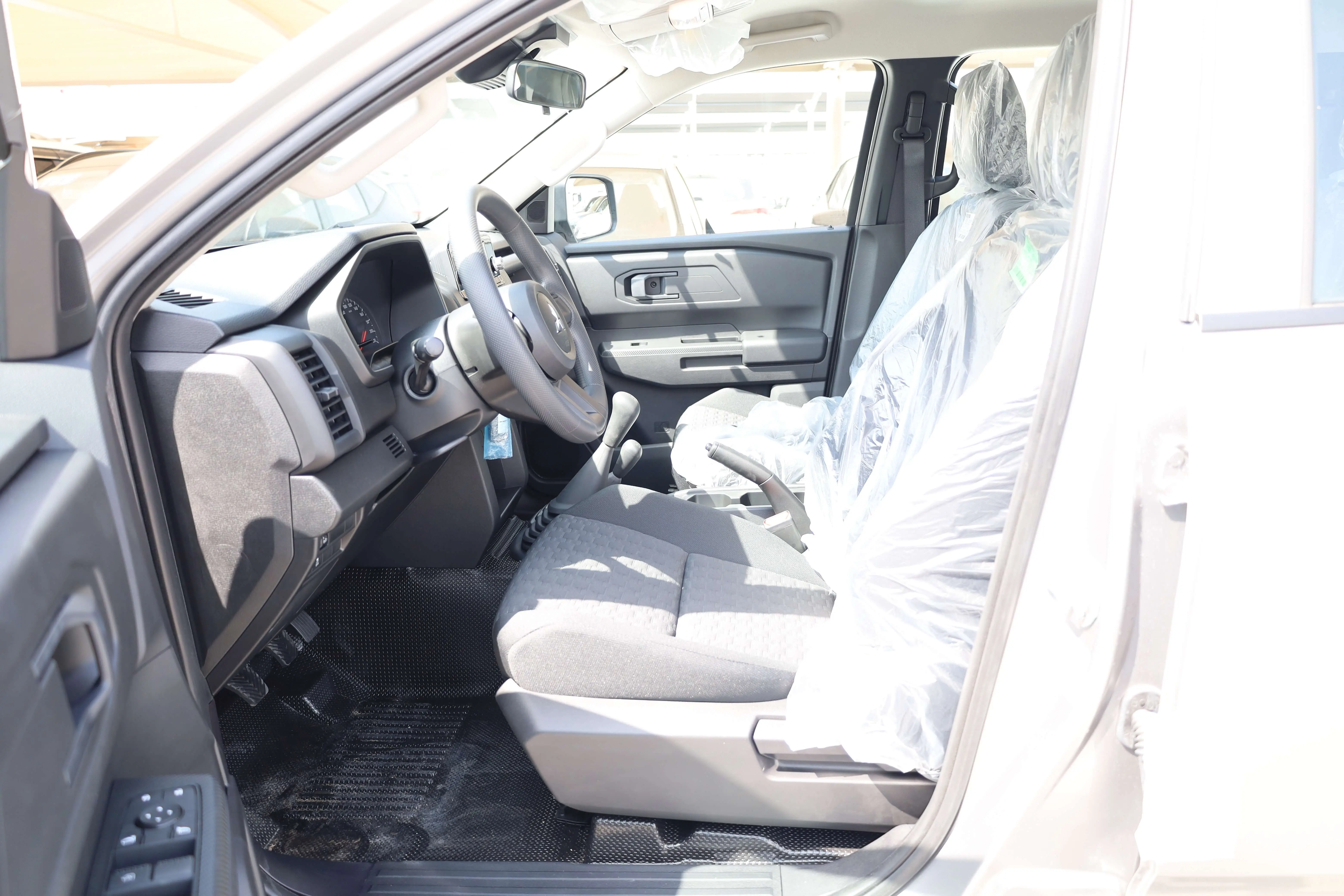 MITSUBISHI L200 2.4L MT BASIC 2025 MODEL images