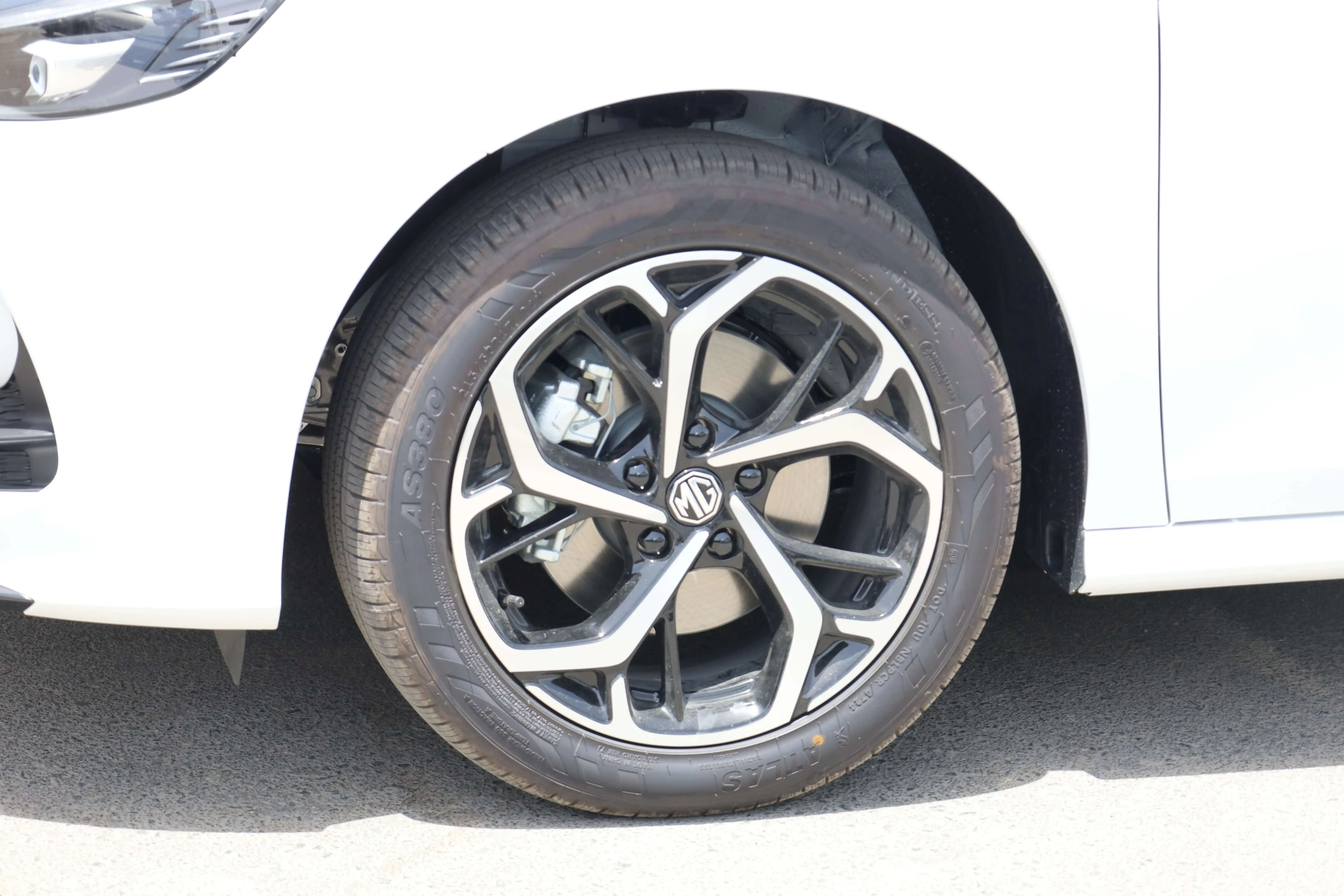 MG 5 1.5L FLAGSHIP 2025 MODEL images