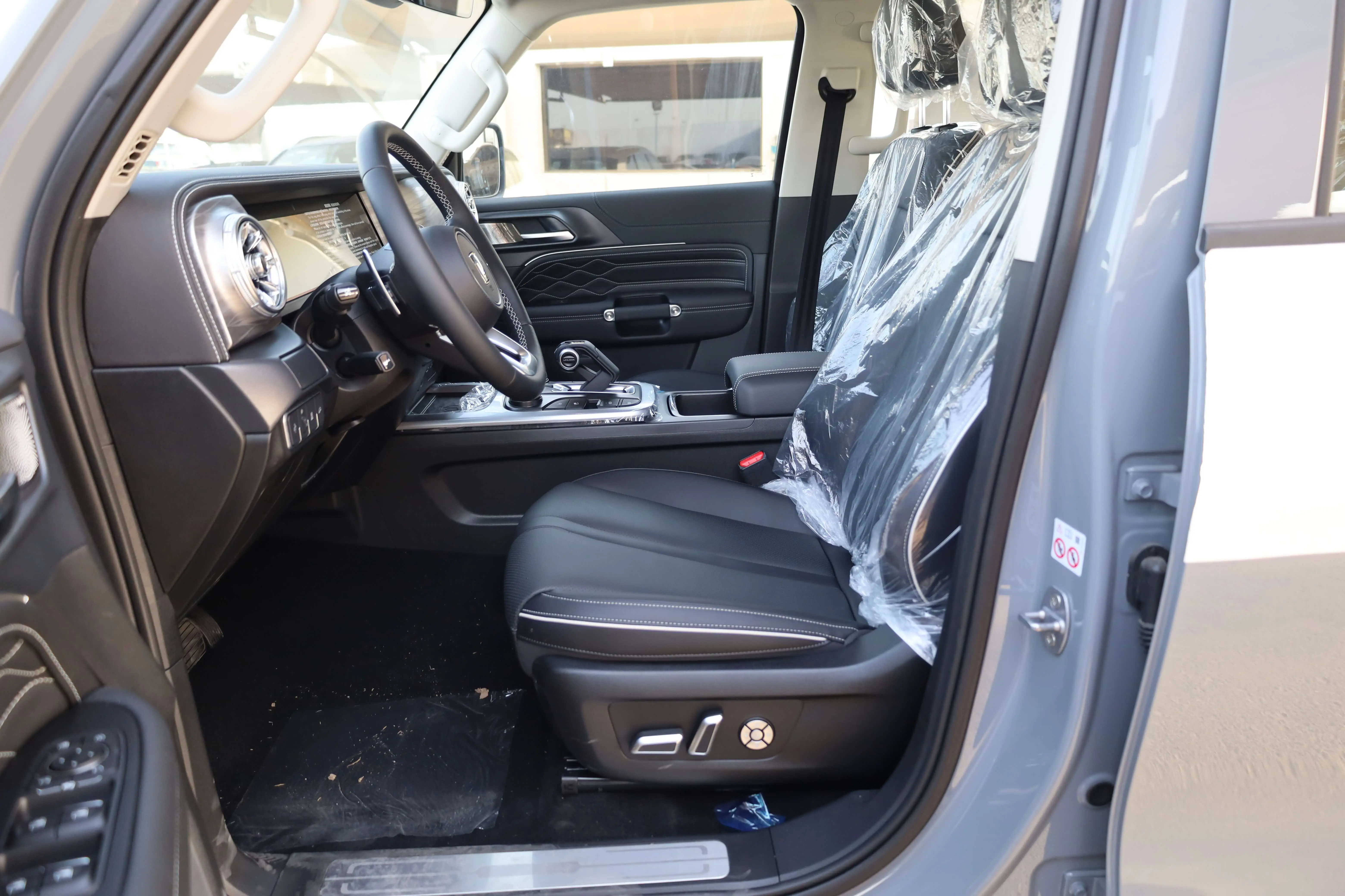 GWM TANK 300 2.0L Turbo 2025 Model images