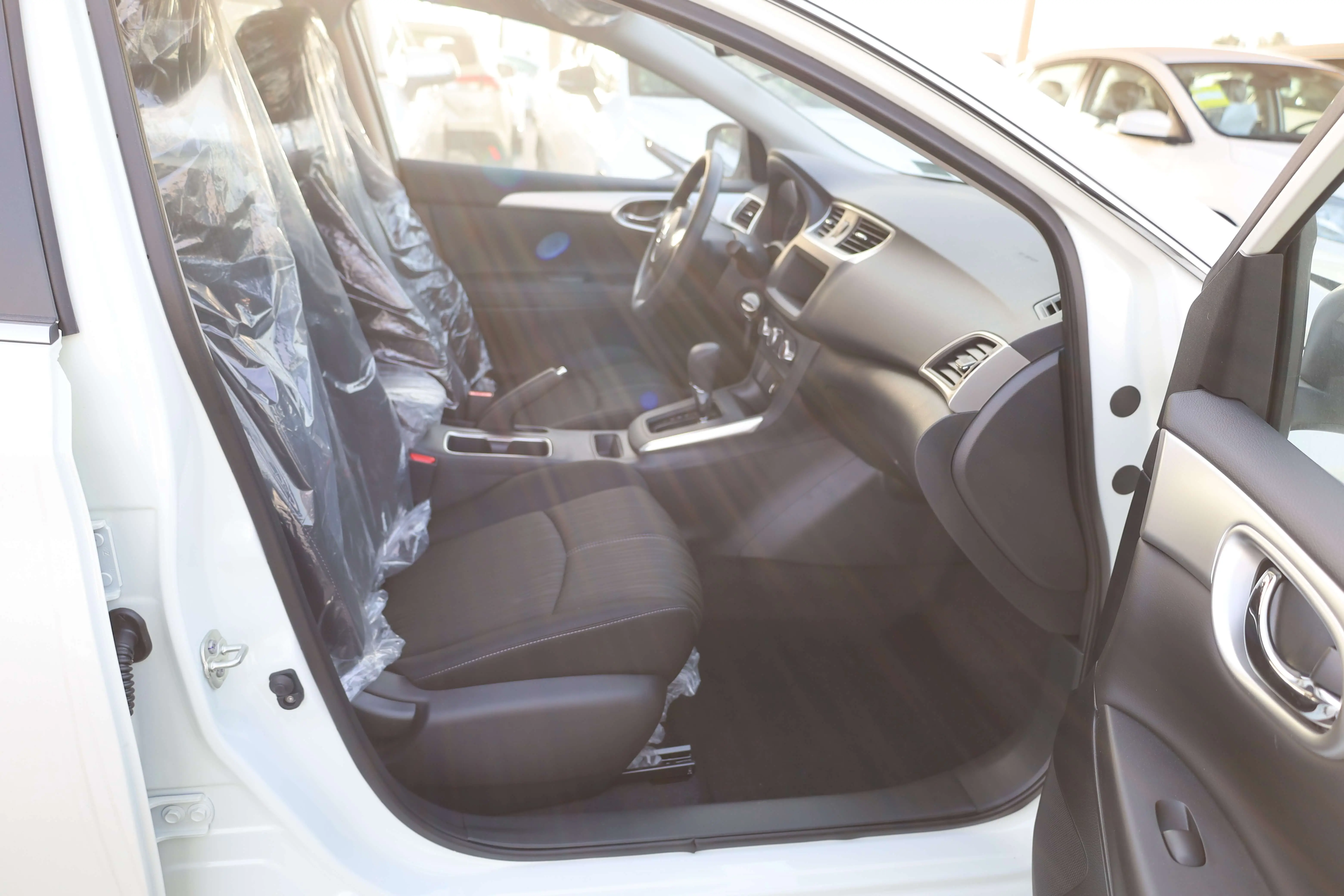 Nissan Sylphy Classic 1.6L 2025 Model images