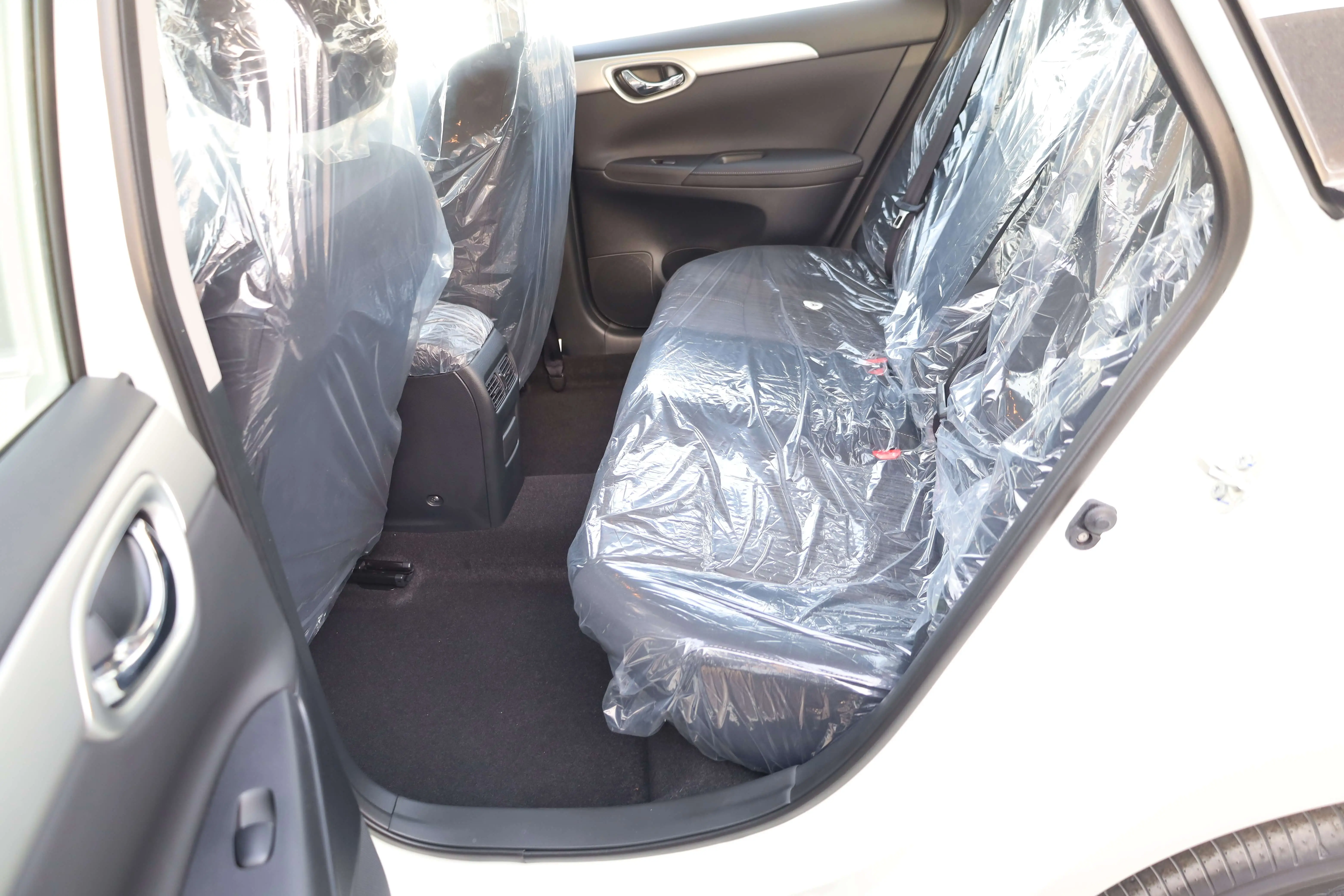 Nissan Sylphy Classic 1.6L 2025 Model images