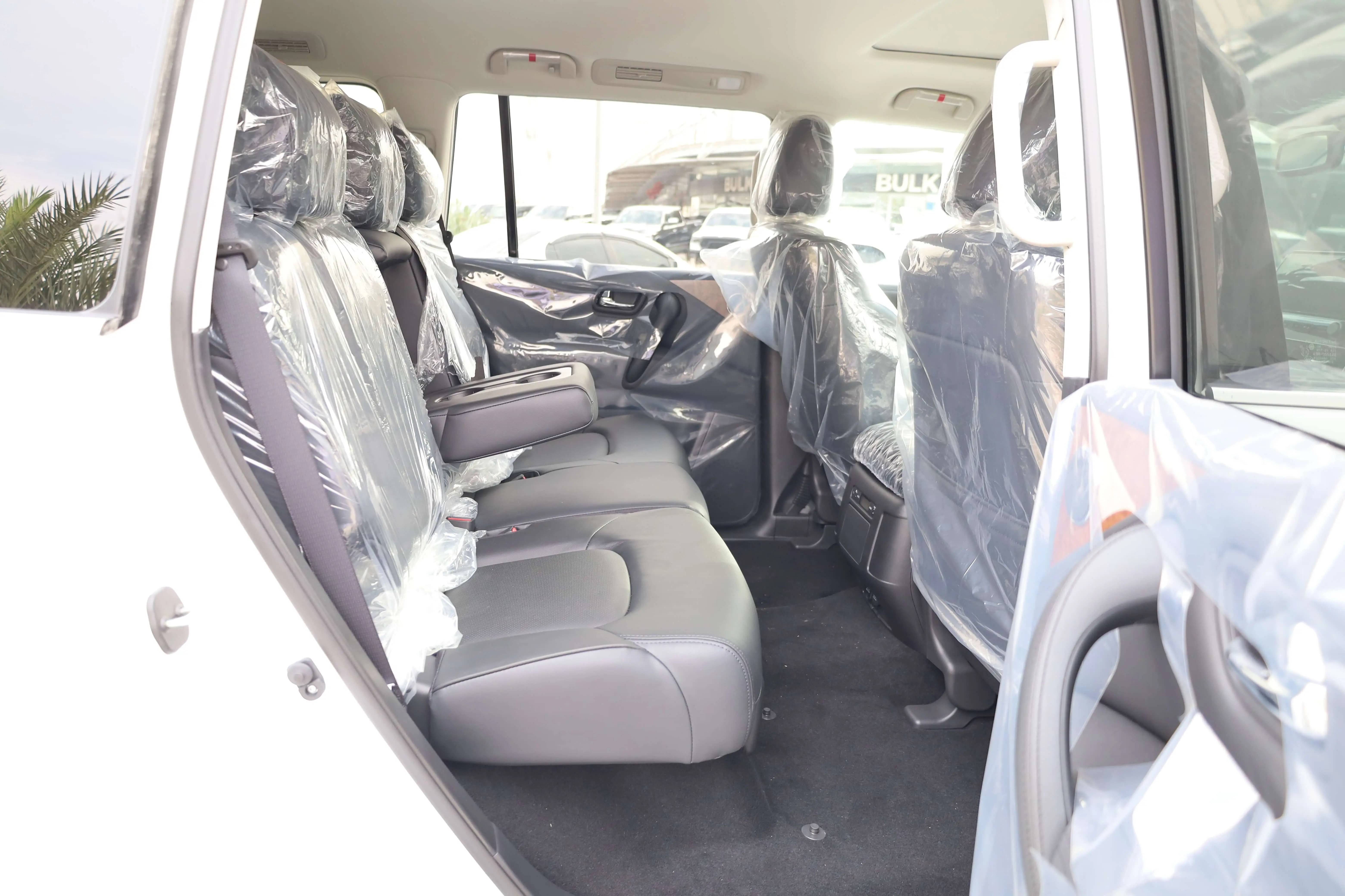 Nissan Armada SL 5.6L V8 US spec 2024 Model images