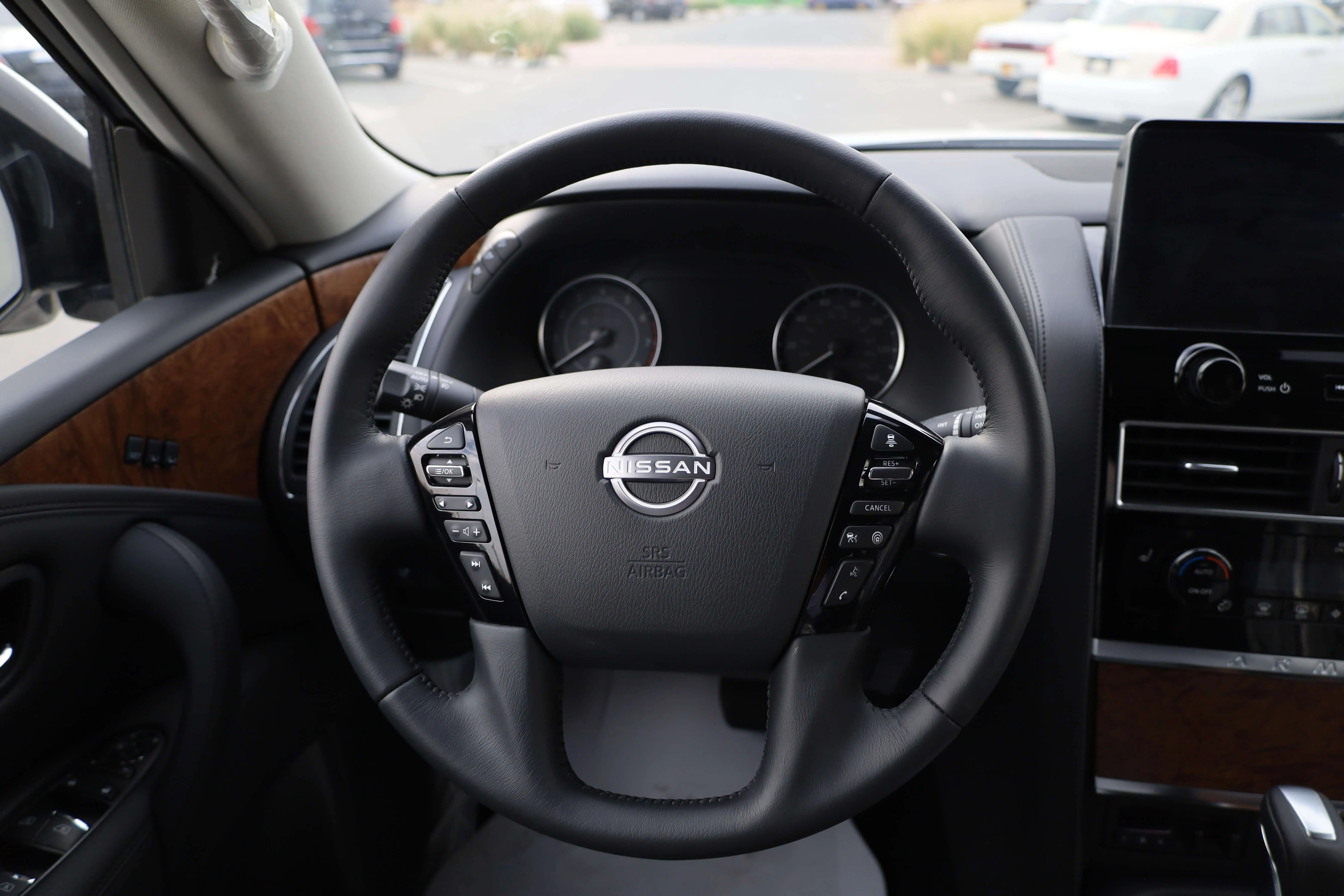 Nissan Armada SL 5.6L V8 US spec 2024 Model images