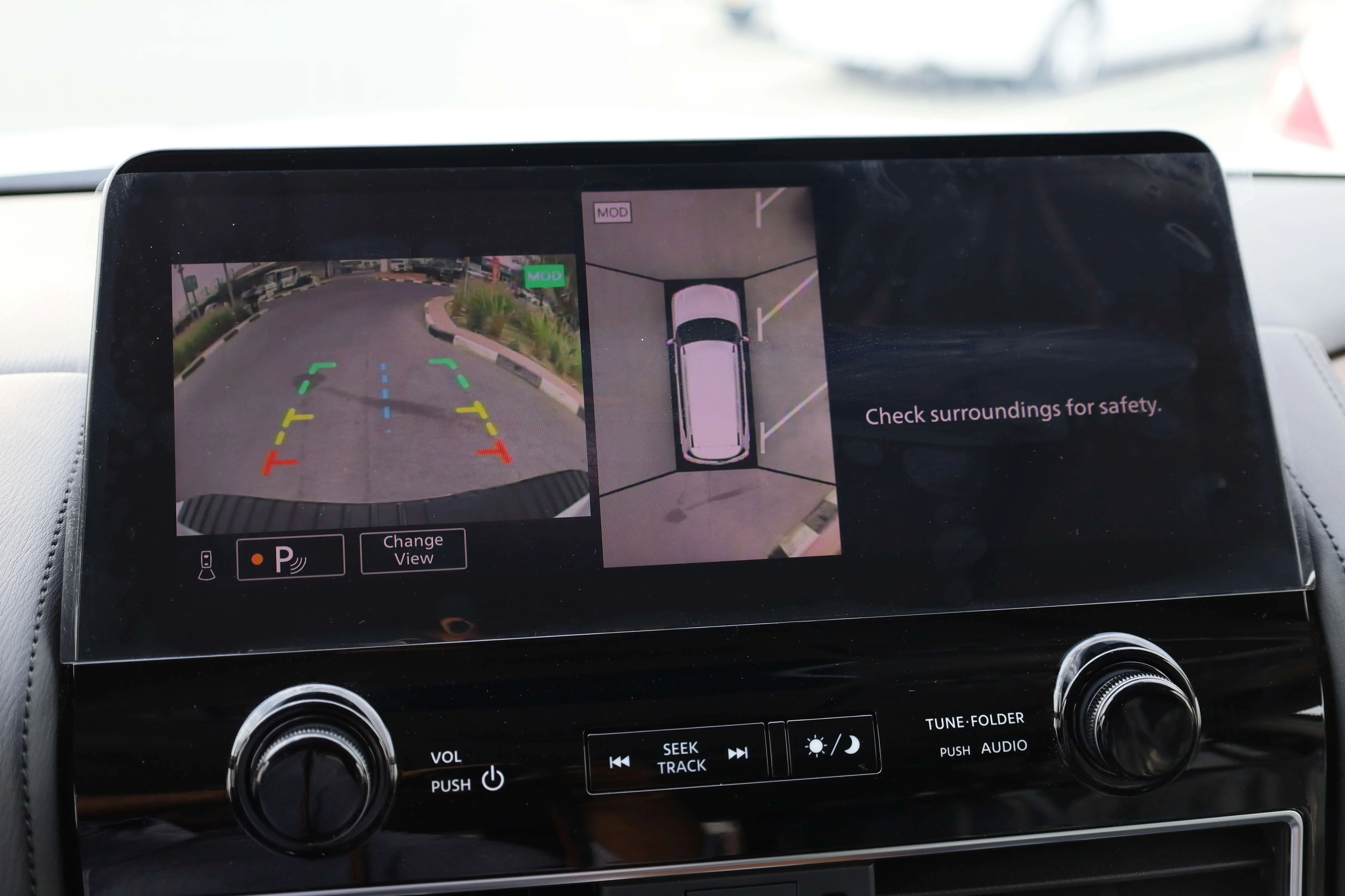 Nissan Armada SL 5.6L V8 US spec 2024 Model images