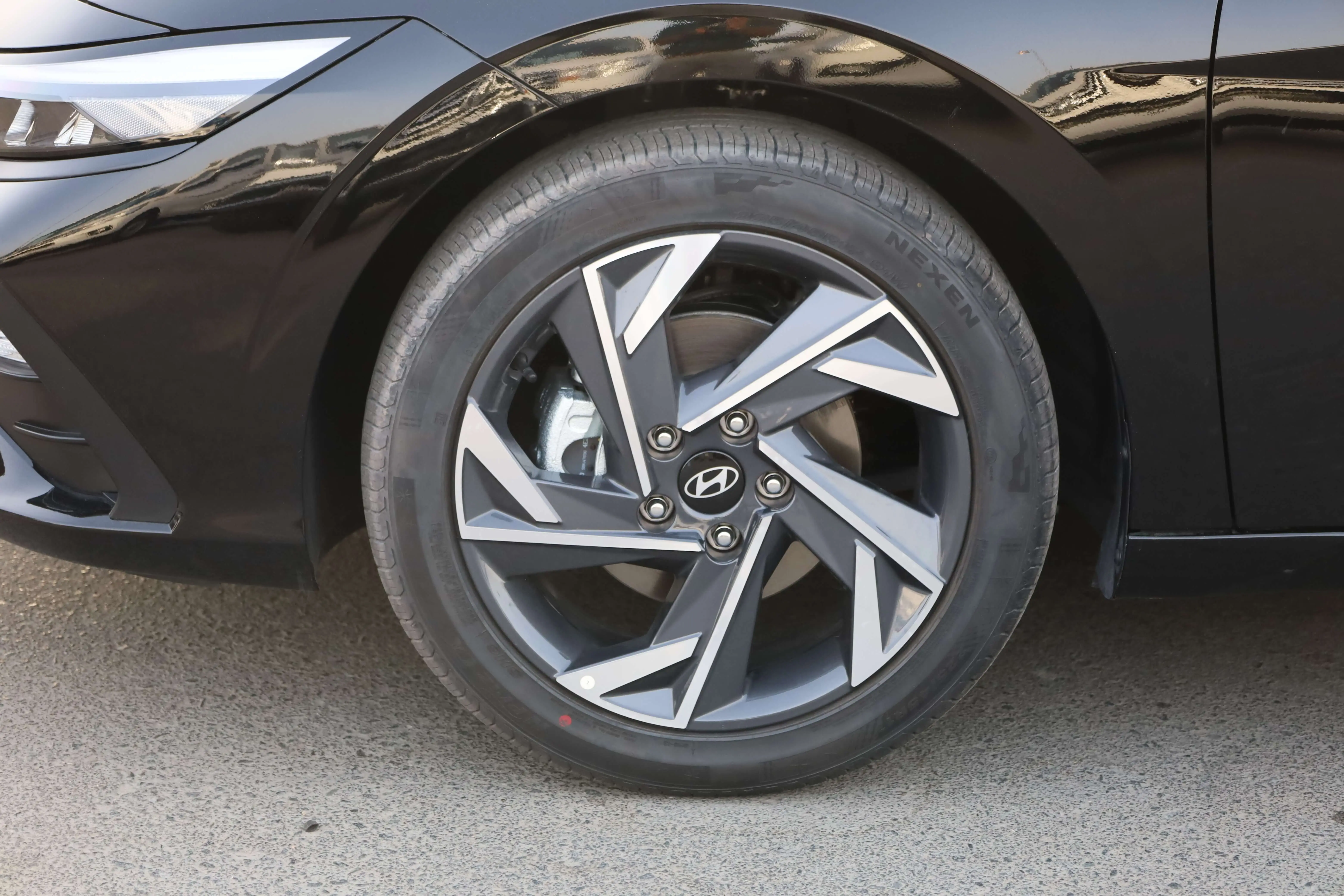 Hyundai Elantra GLX Elite 2025 Model images