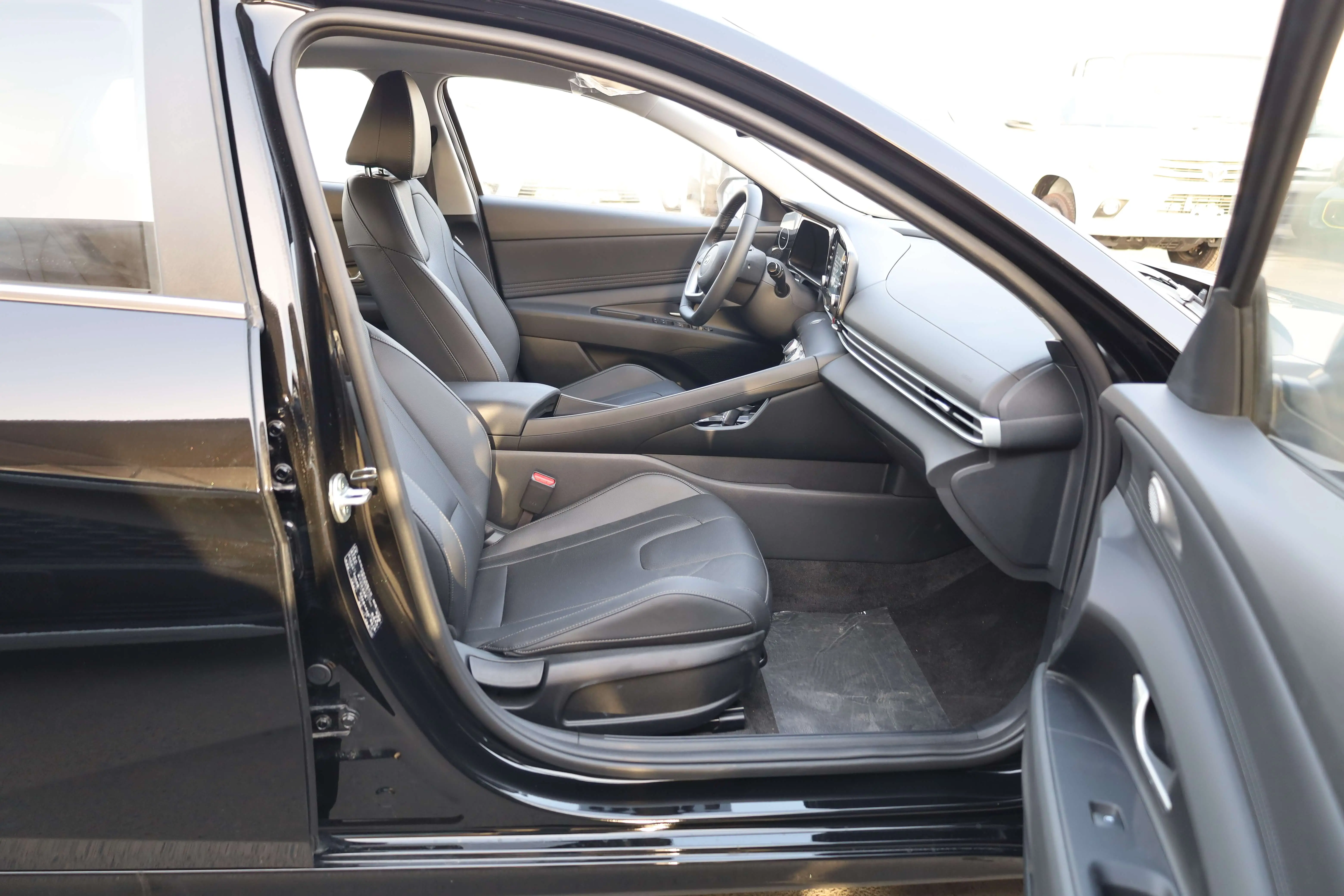 Hyundai Elantra GLX Elite 2025 Model images