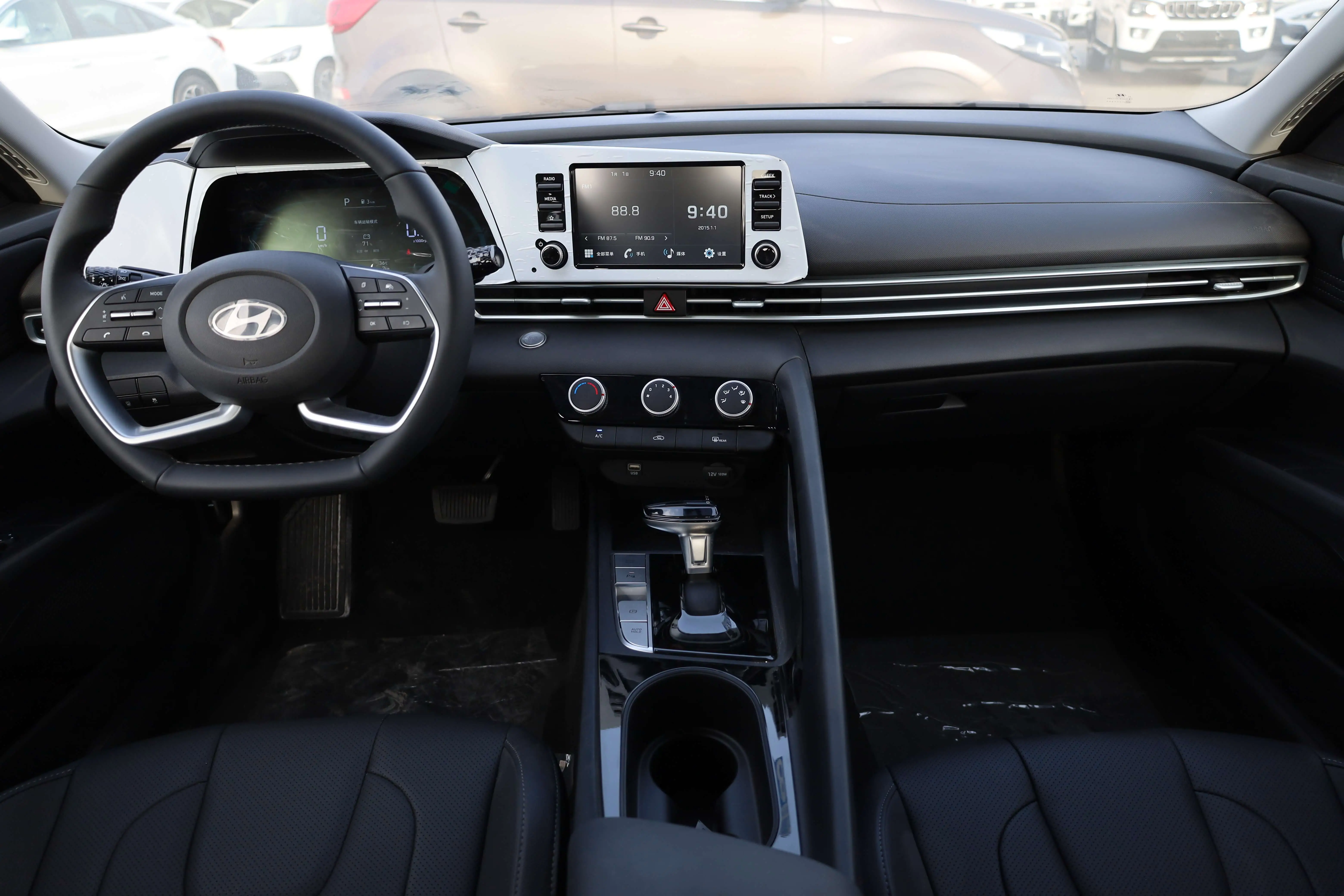 Hyundai Elantra 1.5L GLX 2025 Model images