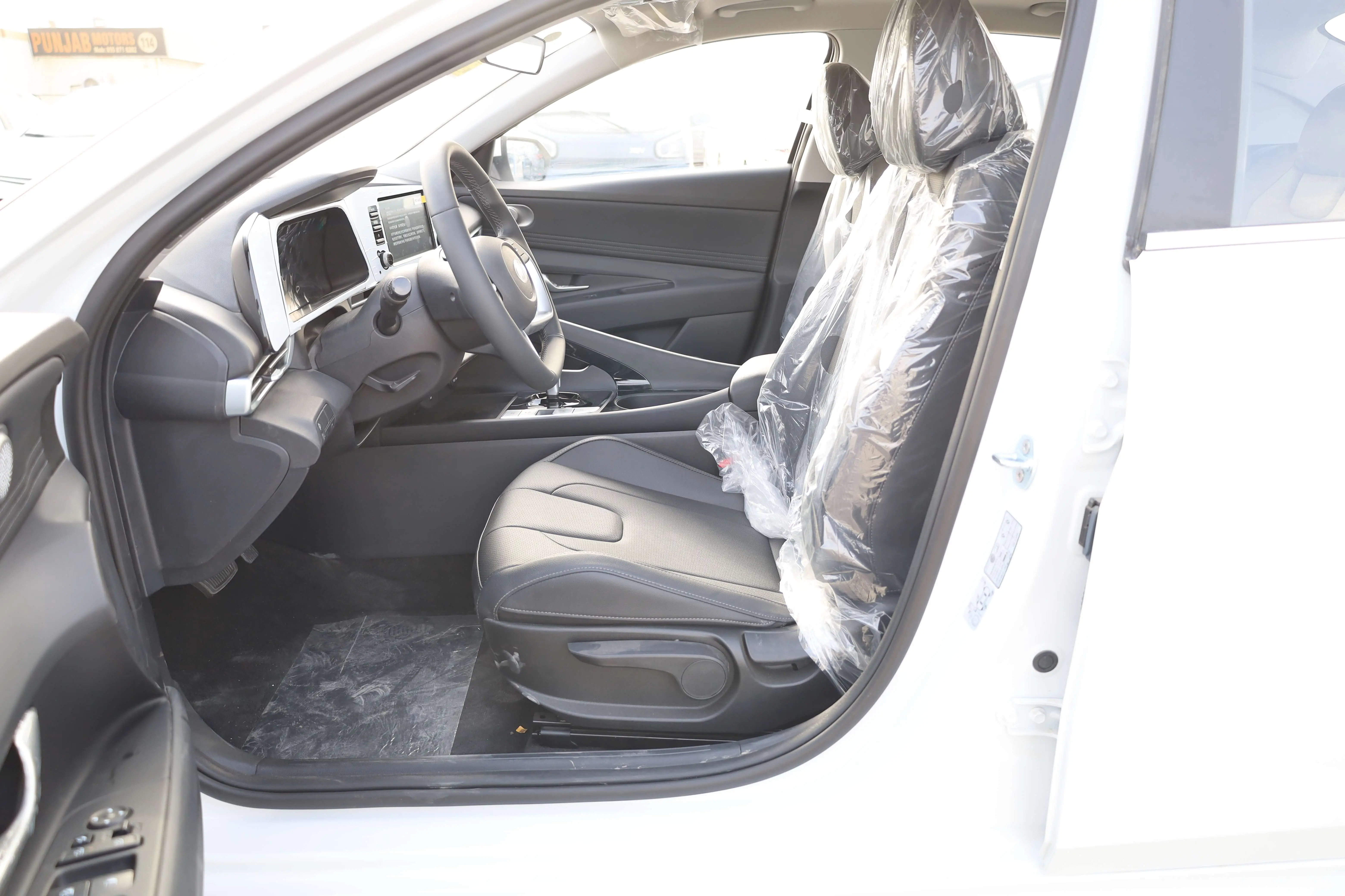 Hyundai Elantra 1.5L GLX 2025 Model images