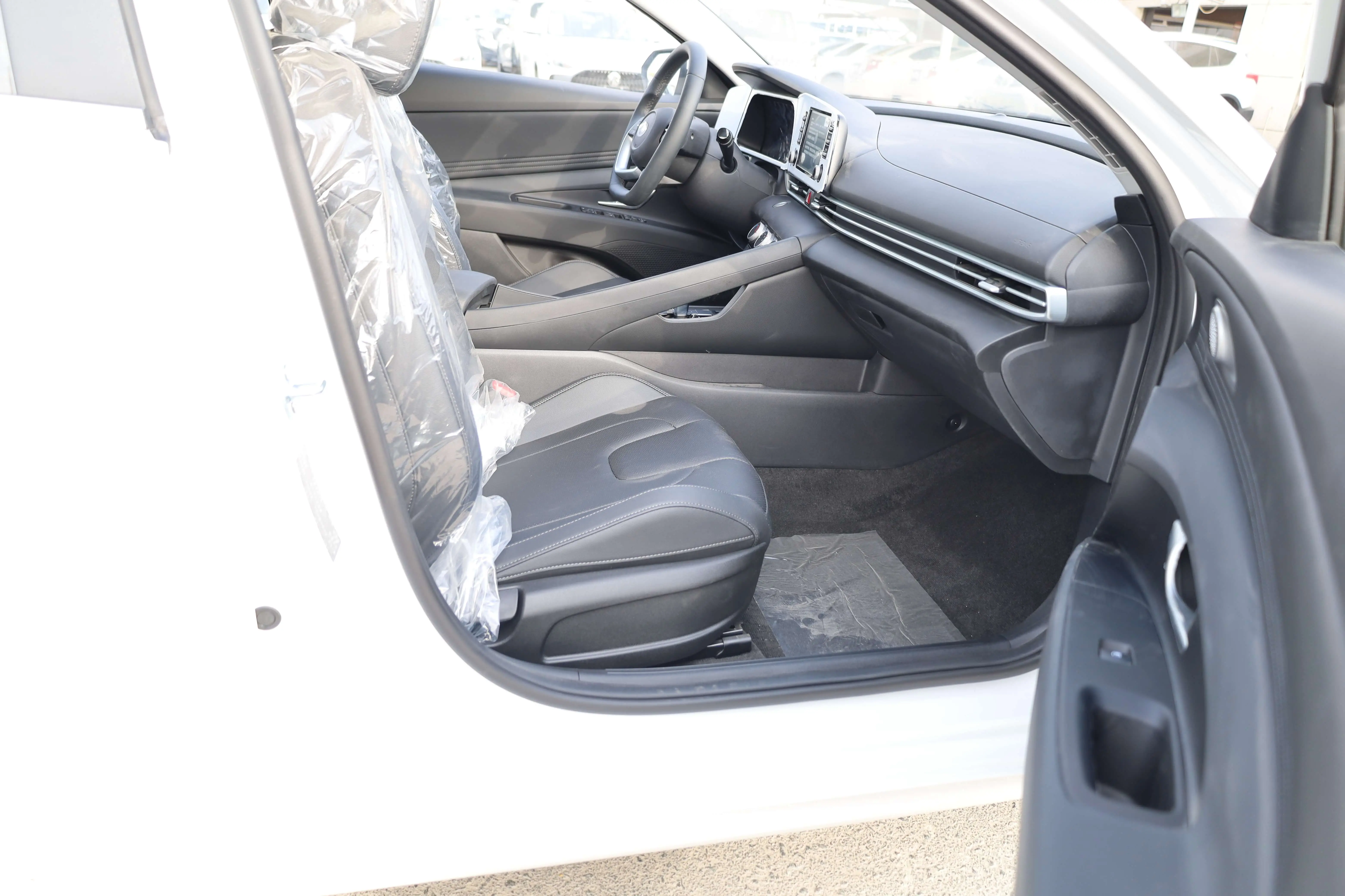 Hyundai Elantra 1.5L GLX 2025 Model images