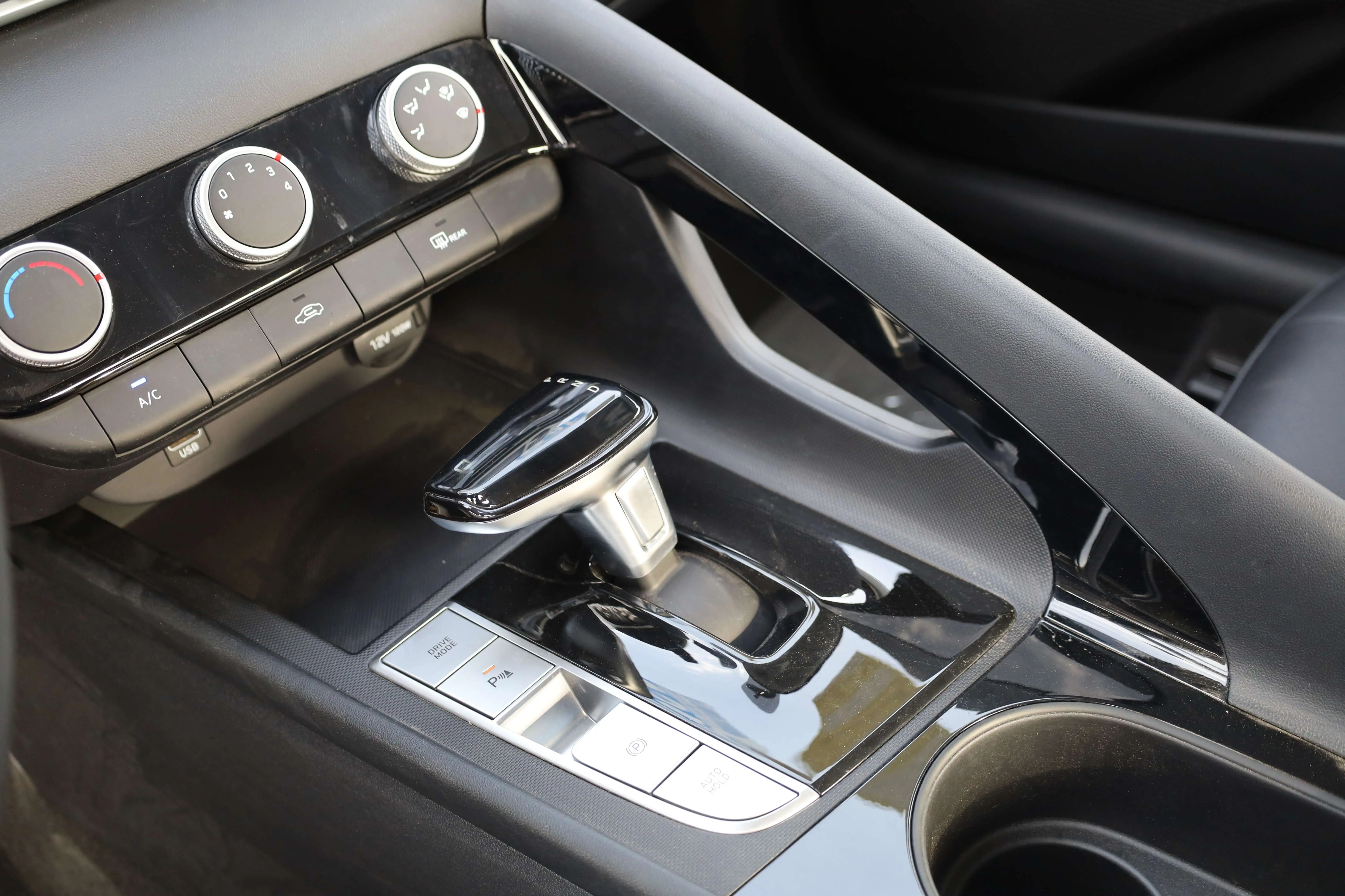 Hyundai Elantra 1.5L GLX 2025 Model images