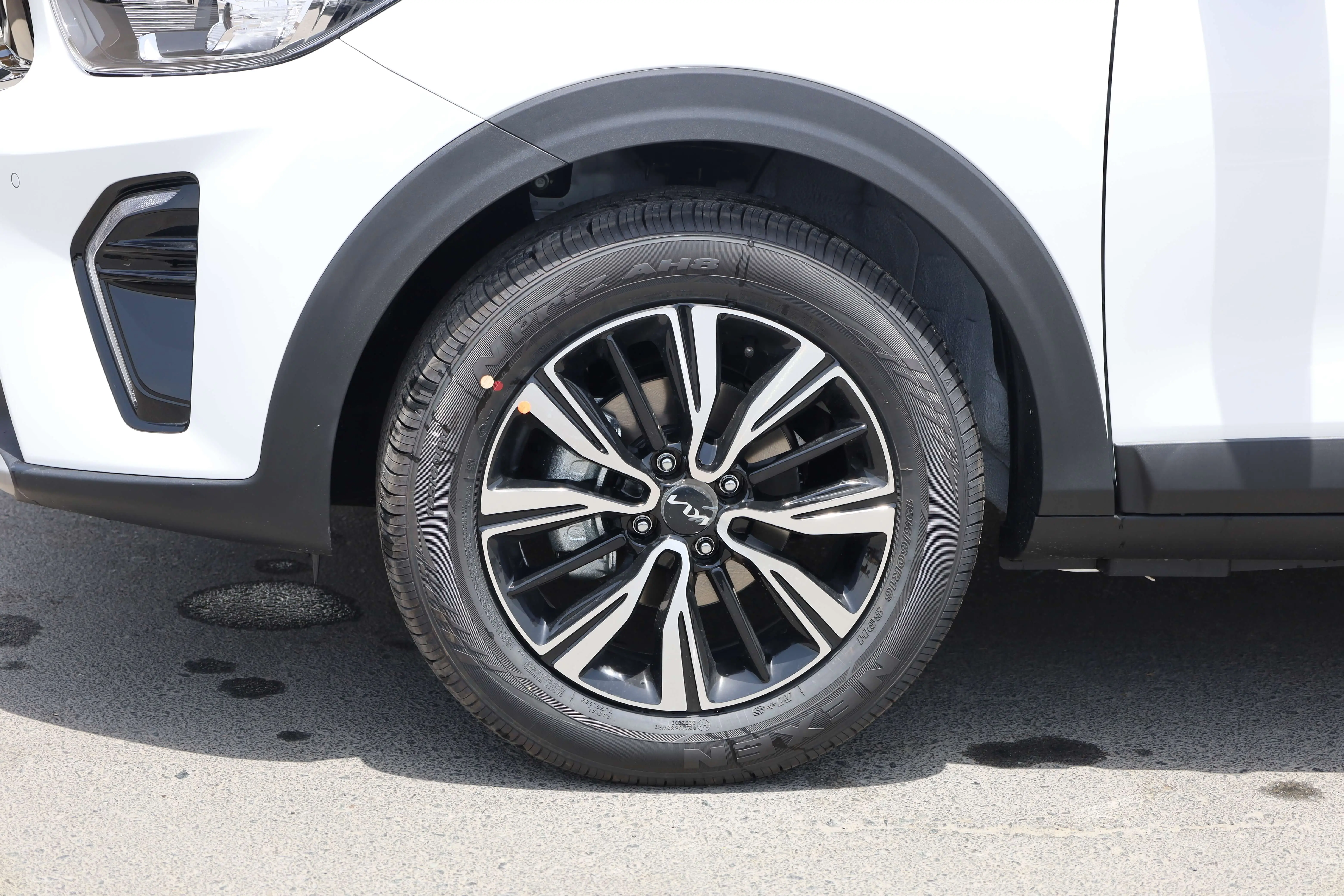 KIA KX1 Skylight 1.4L 2025 Model images