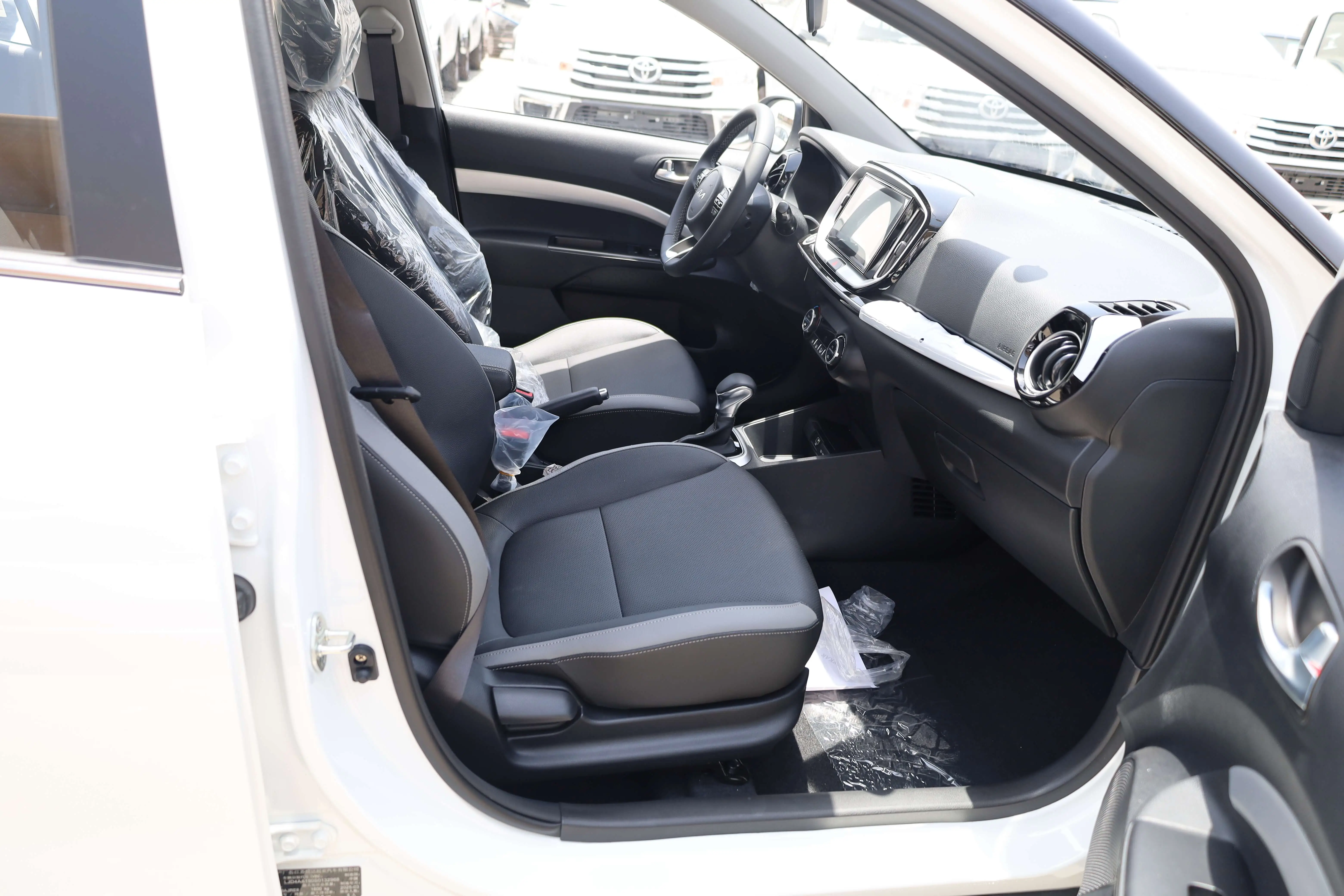 KIA KX1 Skylight 1.4L 2025 Model images