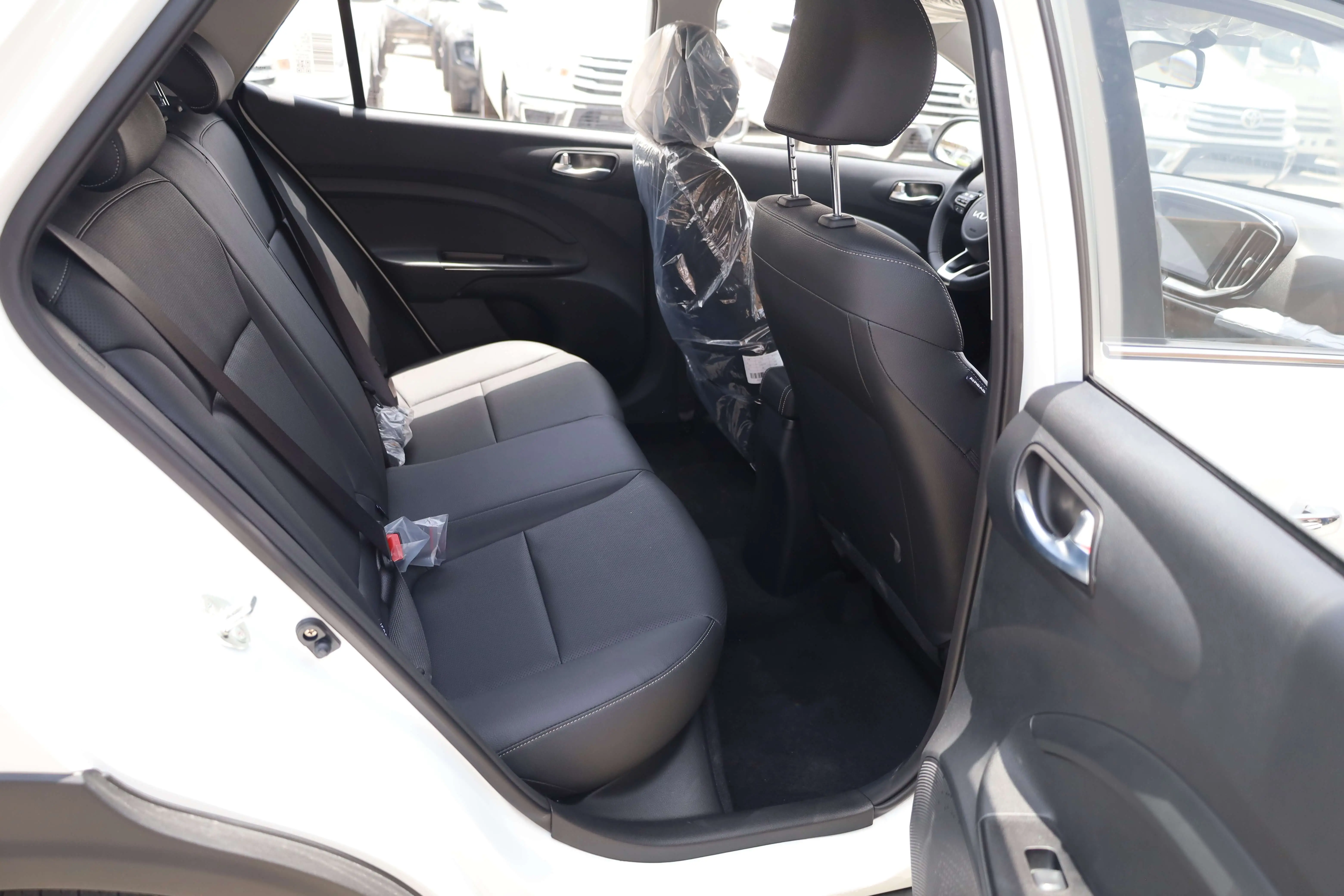 KIA KX1 Skylight 1.4L 2025 Model images