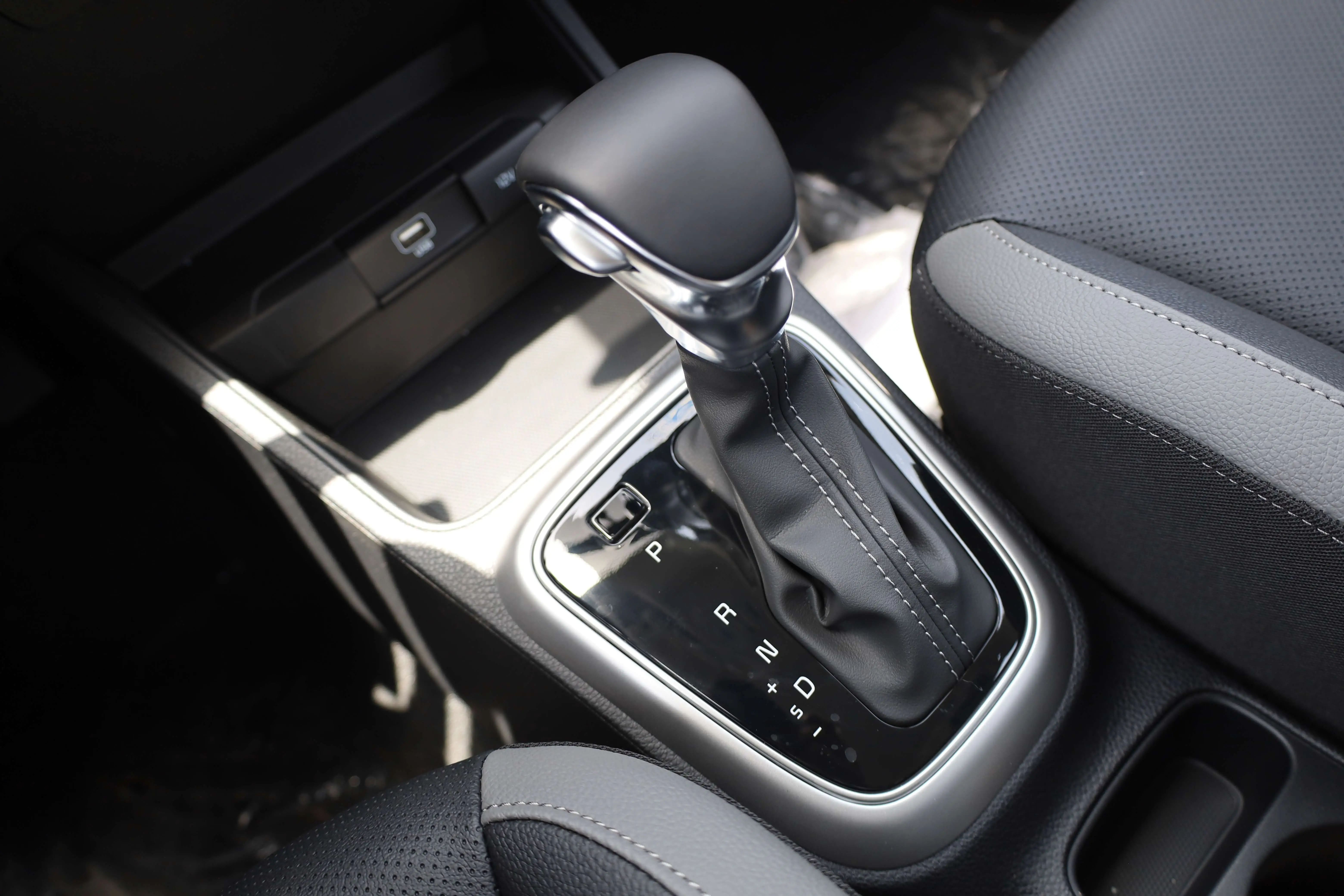 KIA KX1 Skylight 1.4L 2025 Model images