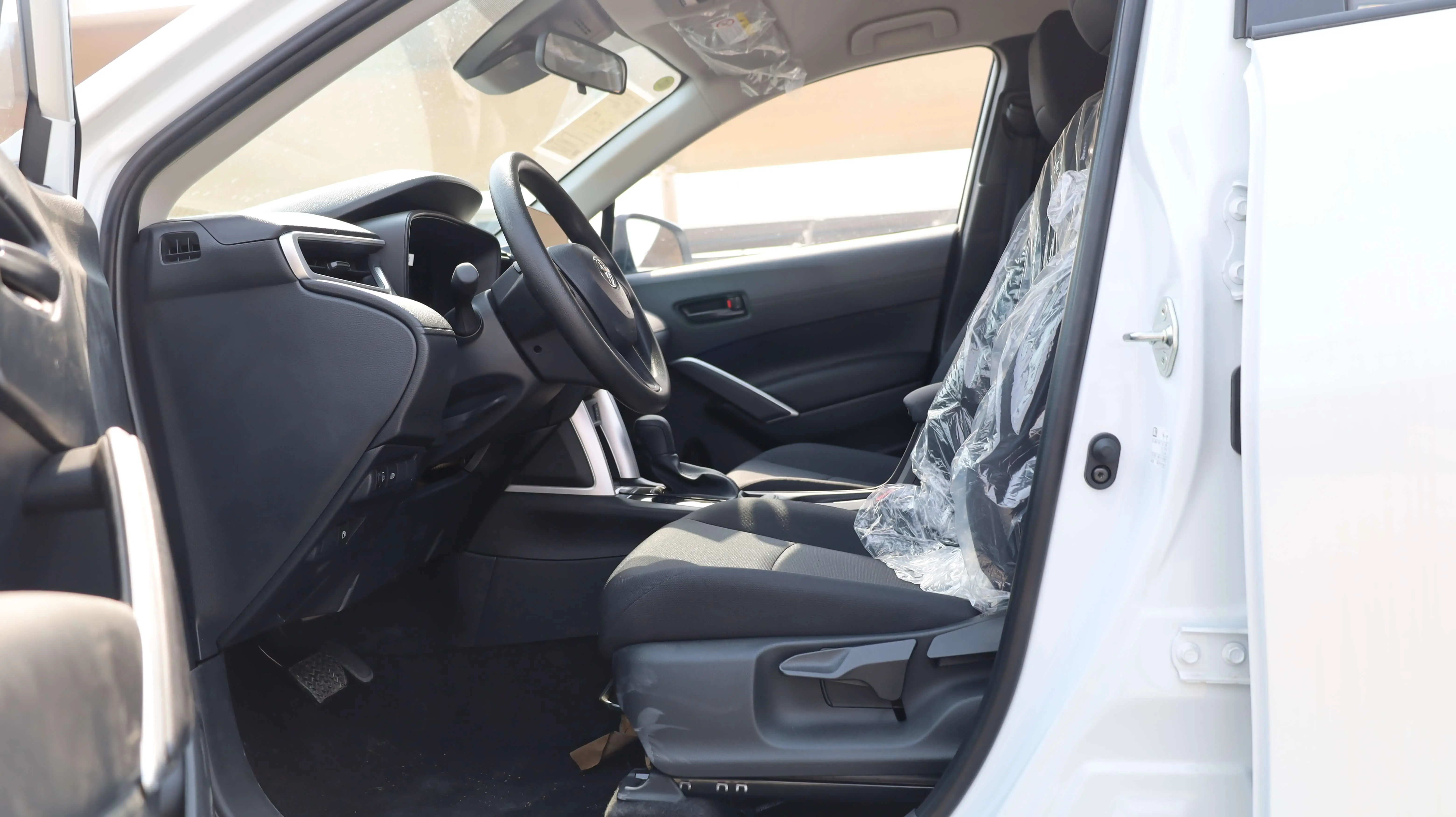 Toyota Corolla Cross 2.0L Pioneer Hybrid 2025 Model images
