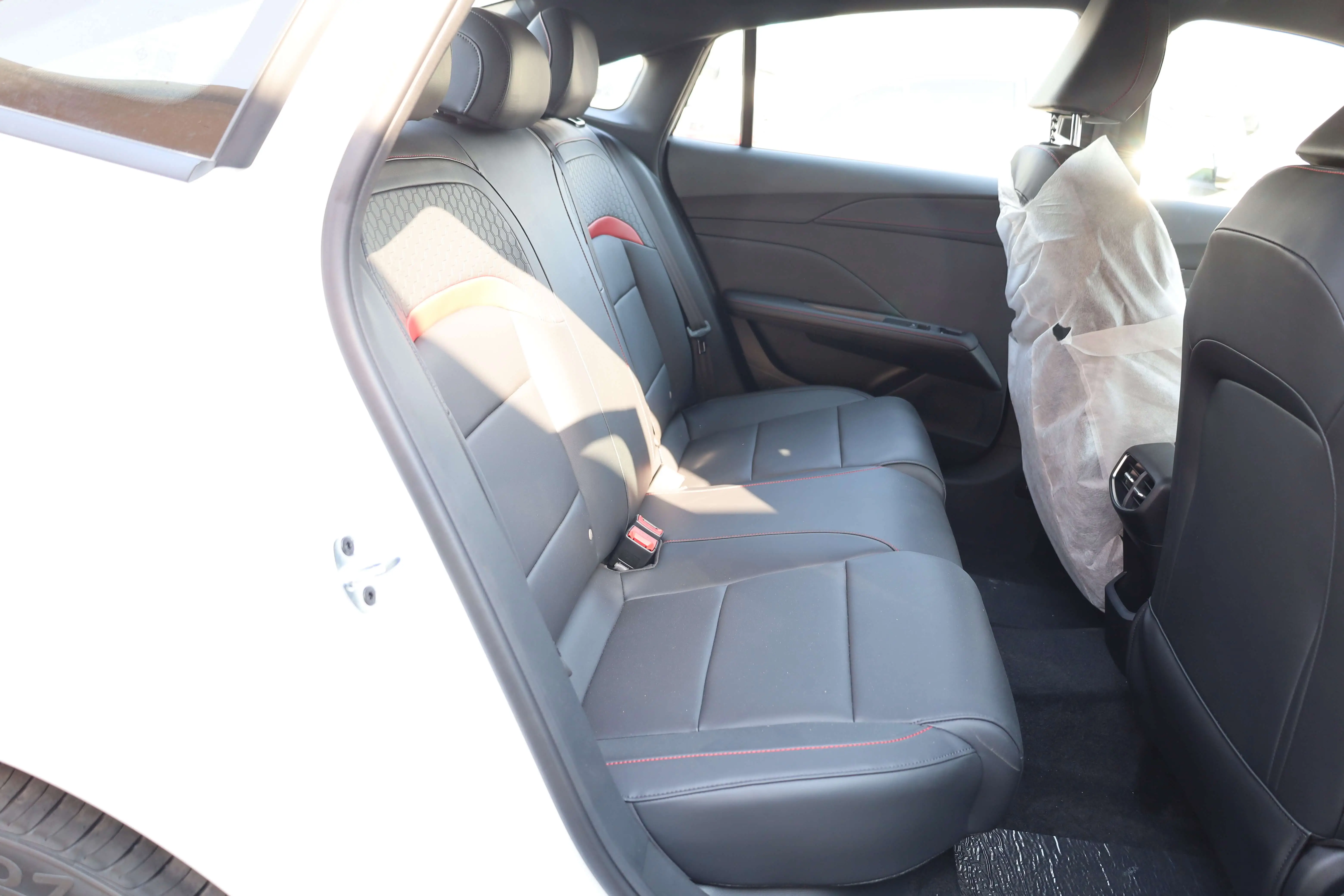 MG MG5 LUXURY 1.5L 180VVT 2025 MODEL images