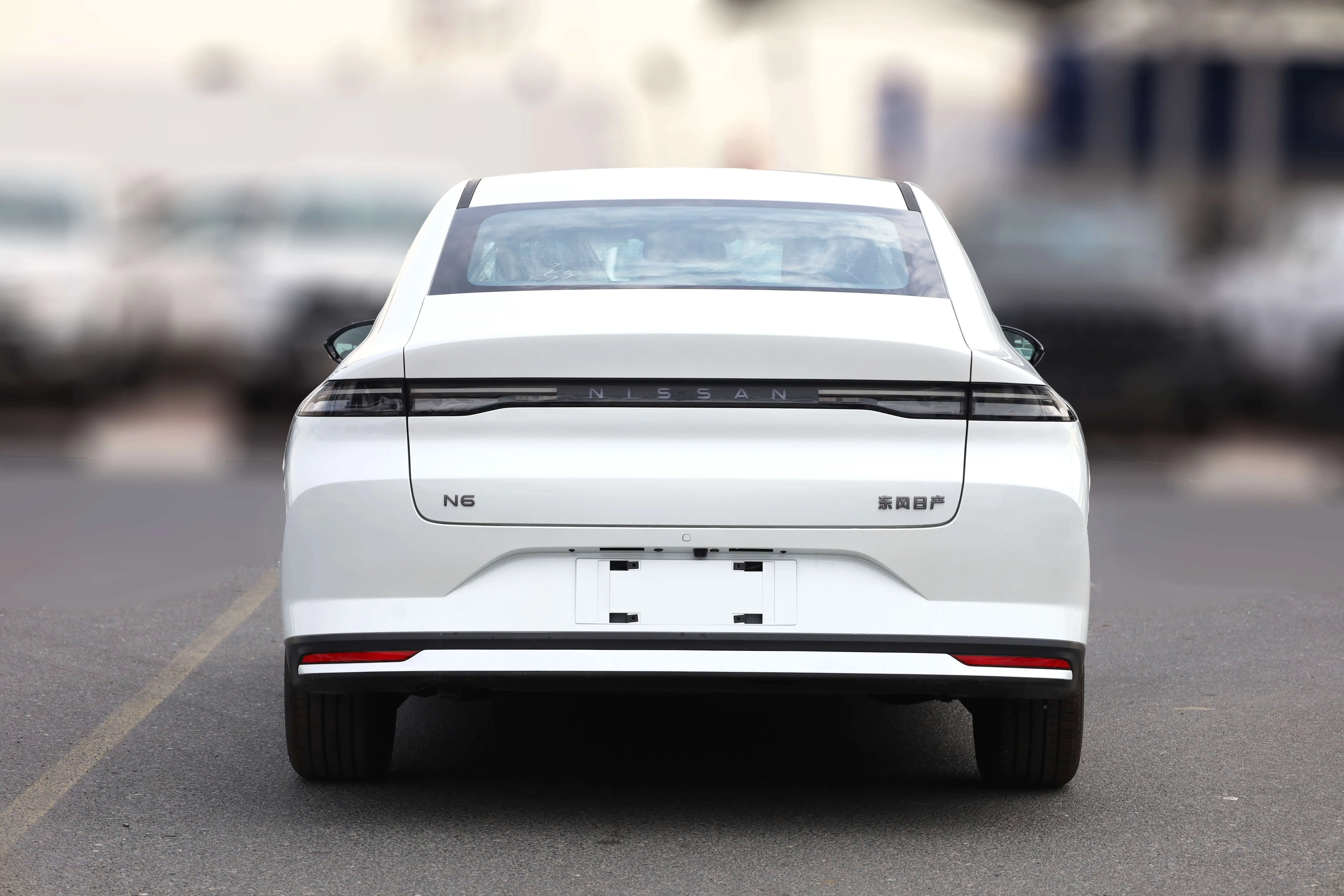 Nissan N6 180 Air 1.5L PHEV AT 2026 images