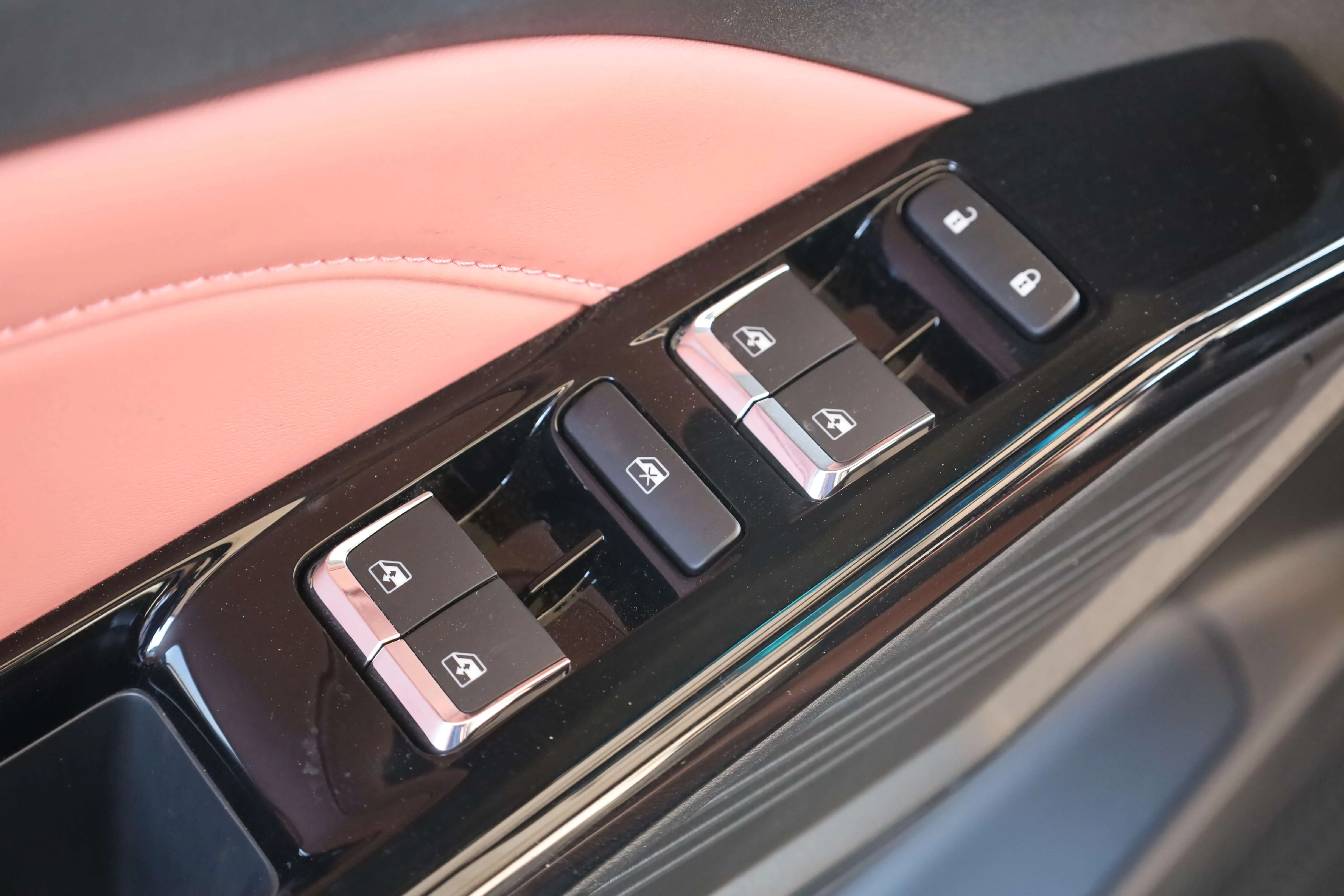 Changan X5 PLUS 1.5T DCT Exceed PRO 2026Model images