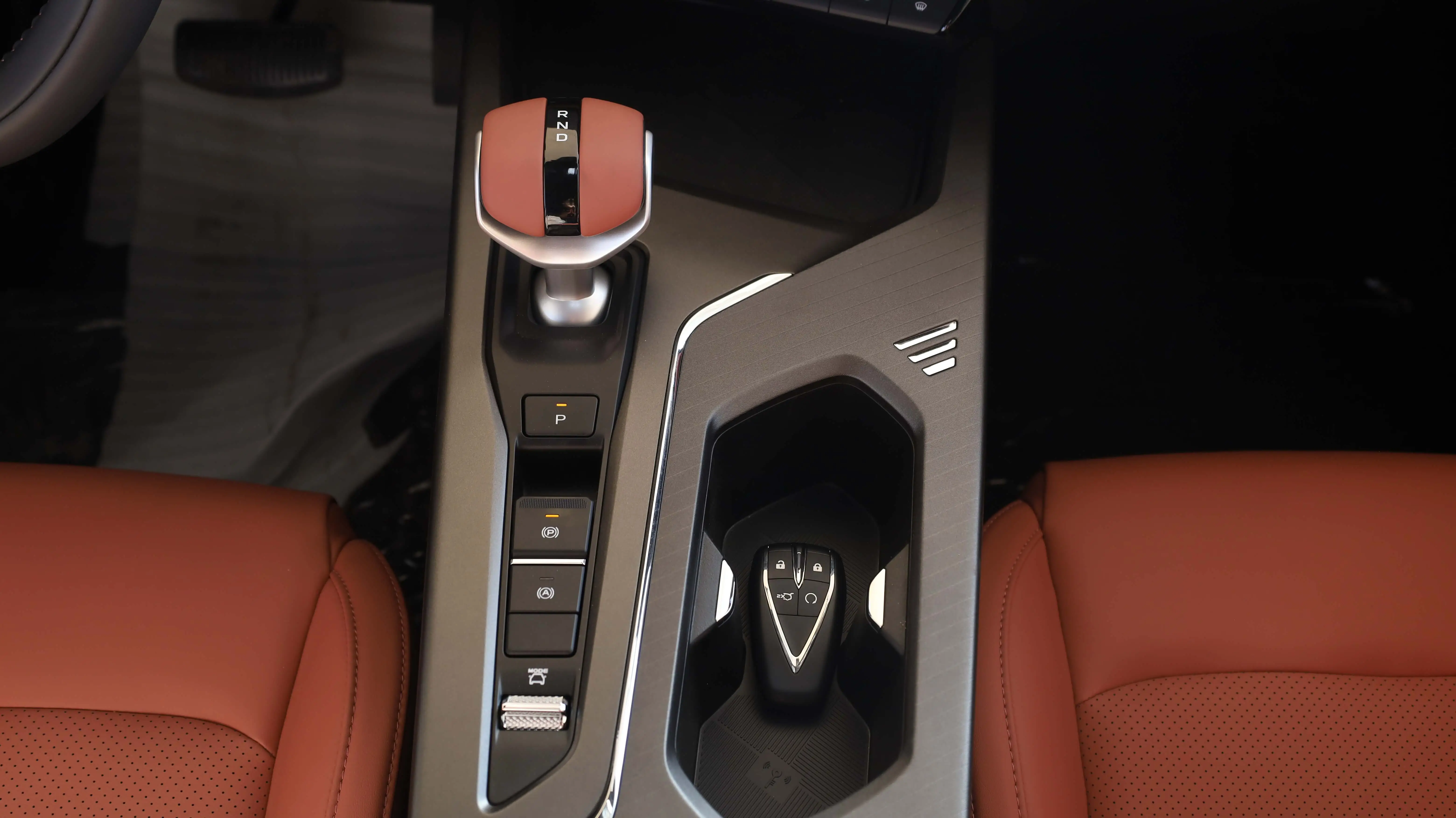 Changan X5 PLUS 1.5T DCT Exceed PRO 2026Model images