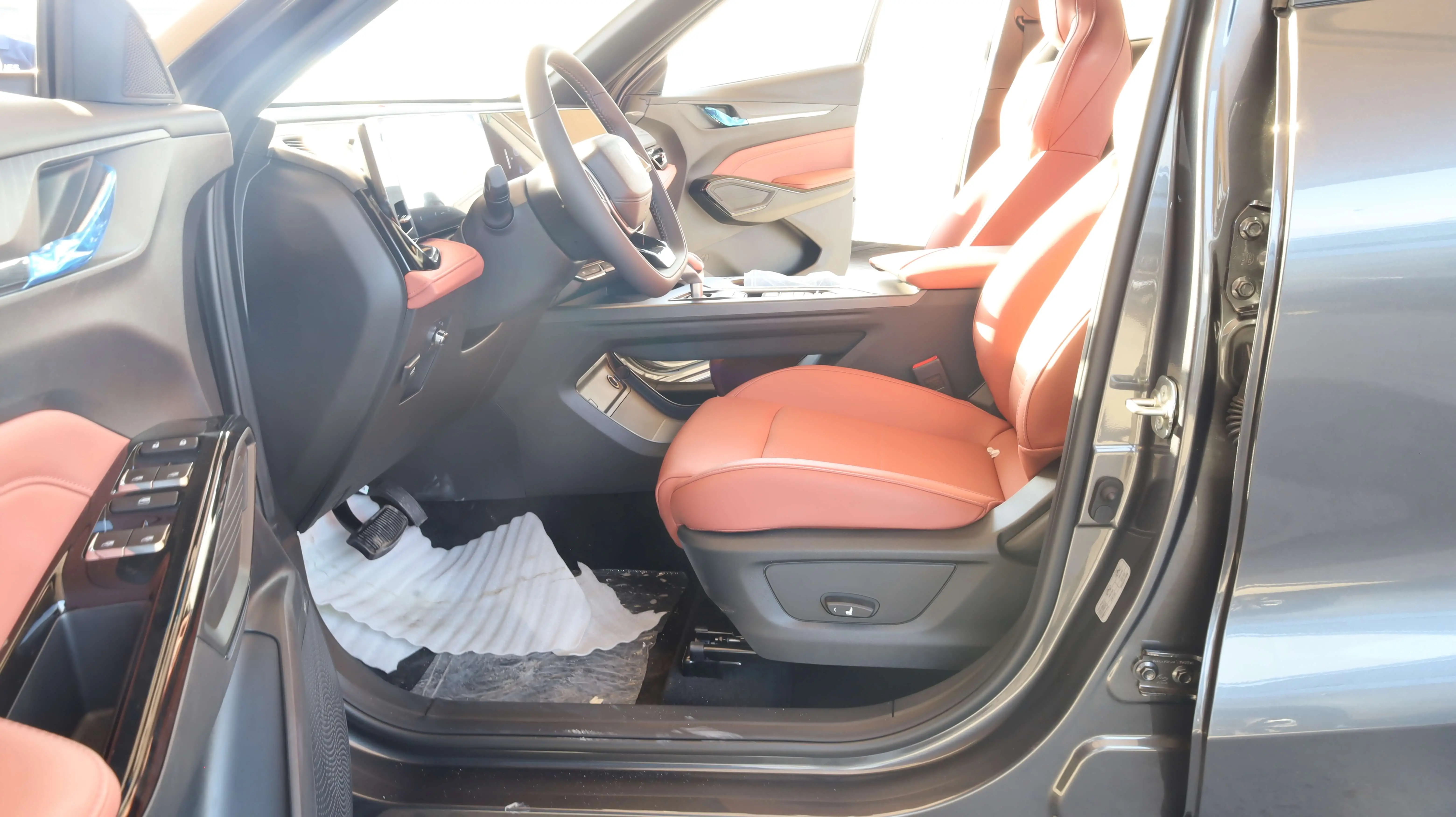 Changan X5 PLUS 1.5T DCT Exceed PRO 2026Model images