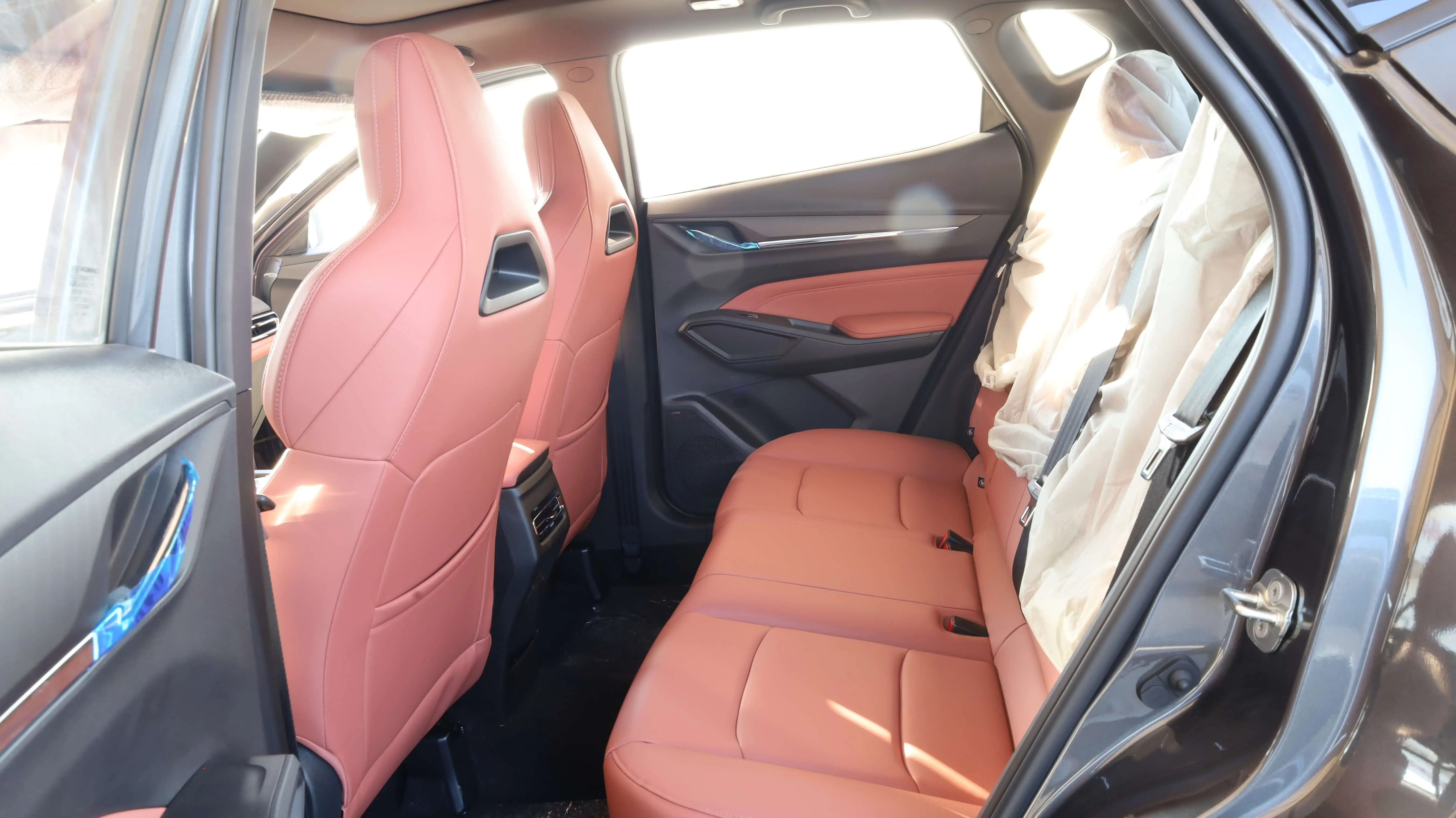 Changan X5 PLUS 1.5T DCT Exceed PRO 2026Model images