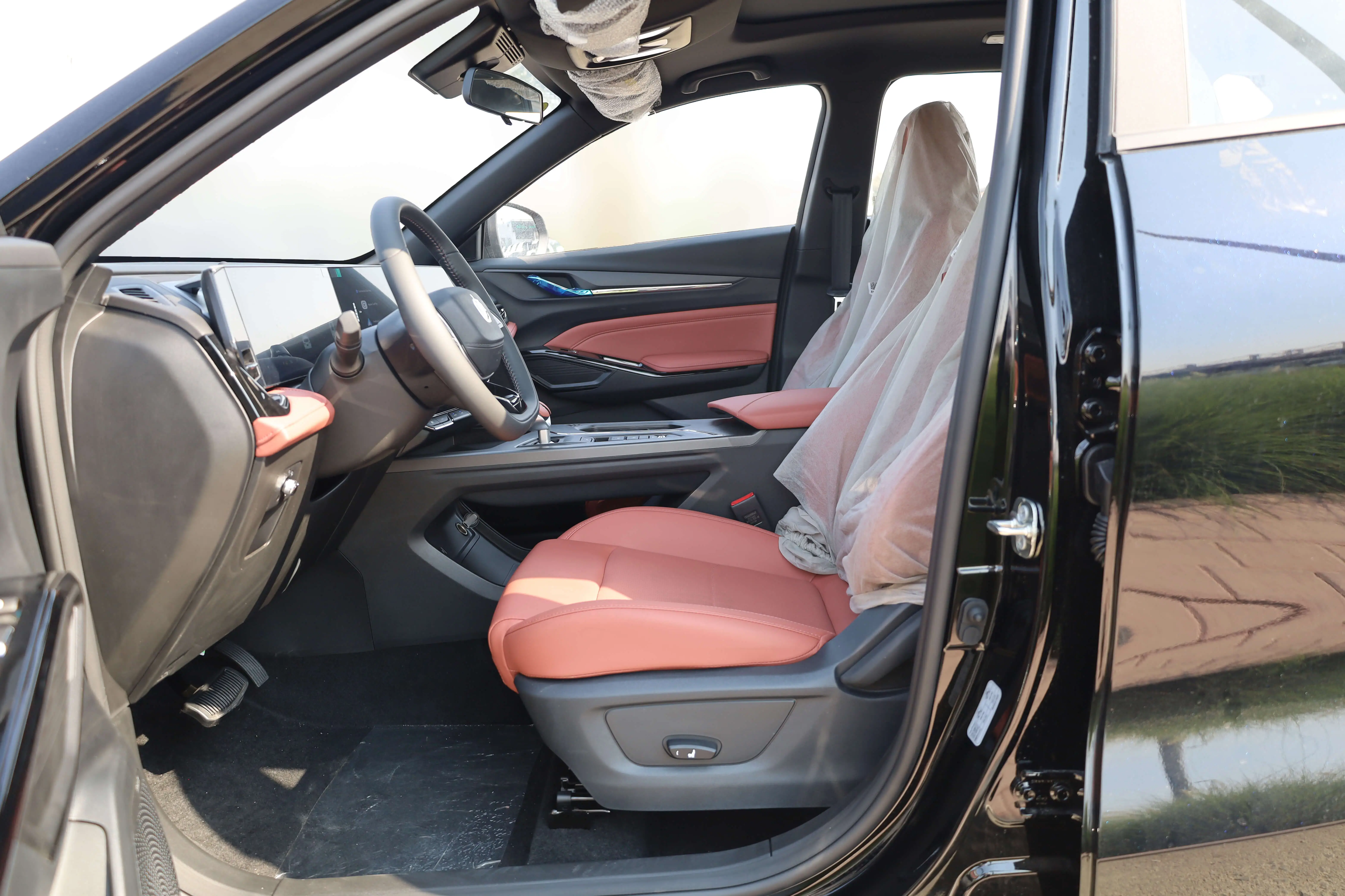Changan X5 PLUS 1.5T DCT Exceed PRO 2026Model images