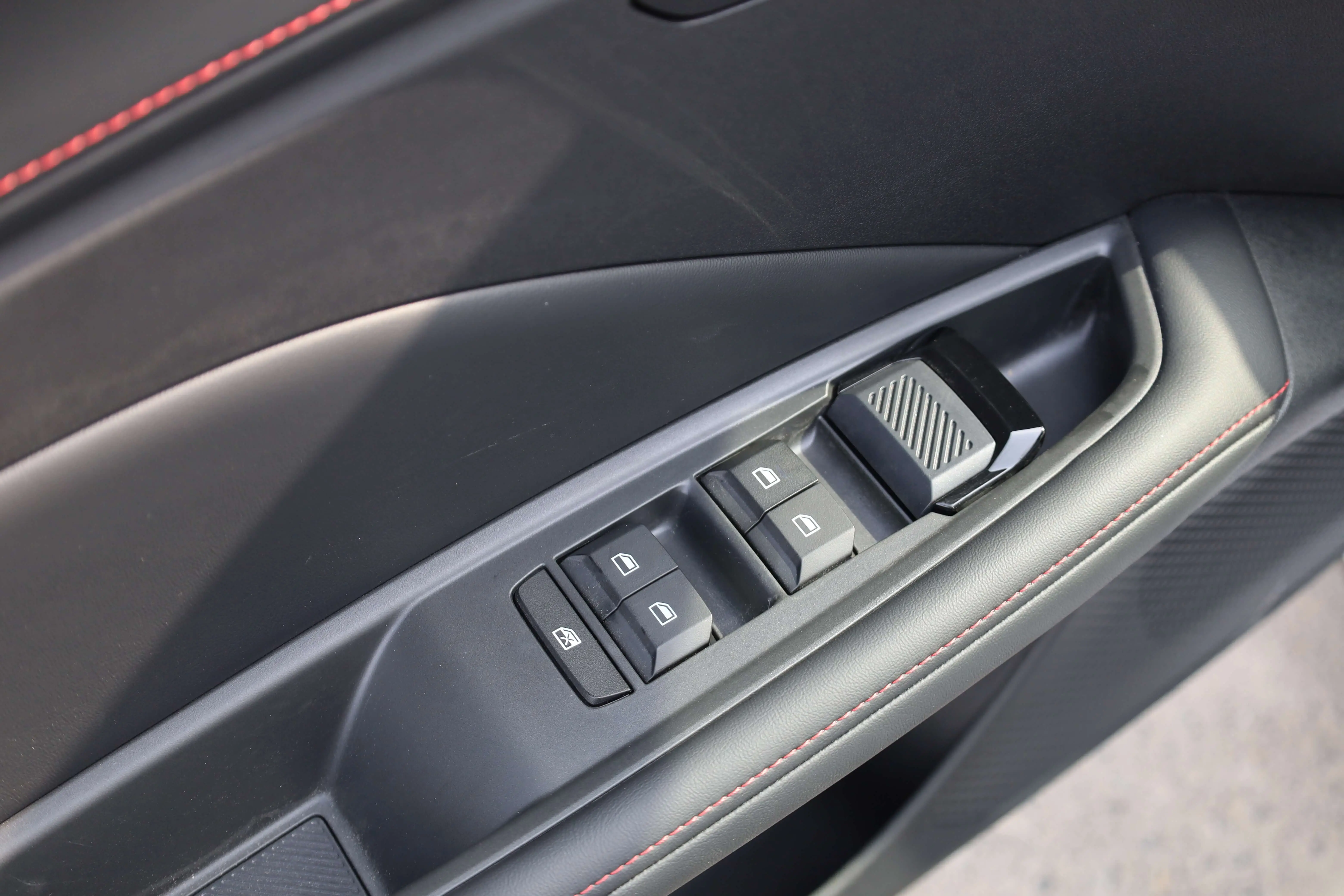 MG 5 1.5L LUXURY EDITION 2026 images