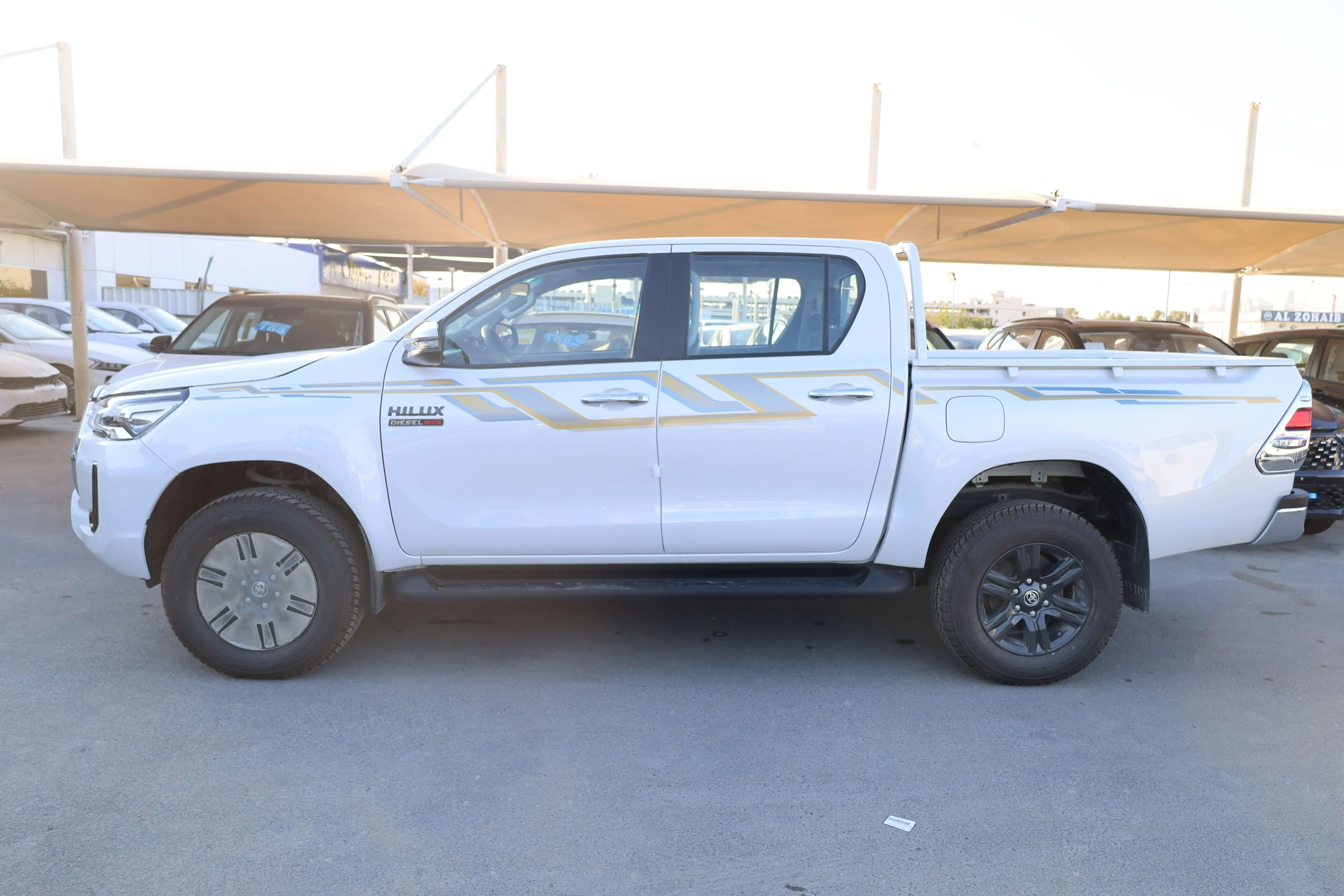 TOYOTA HILUX 2.4L DC DIESEL FULLOPTION 2025 MODEL images
