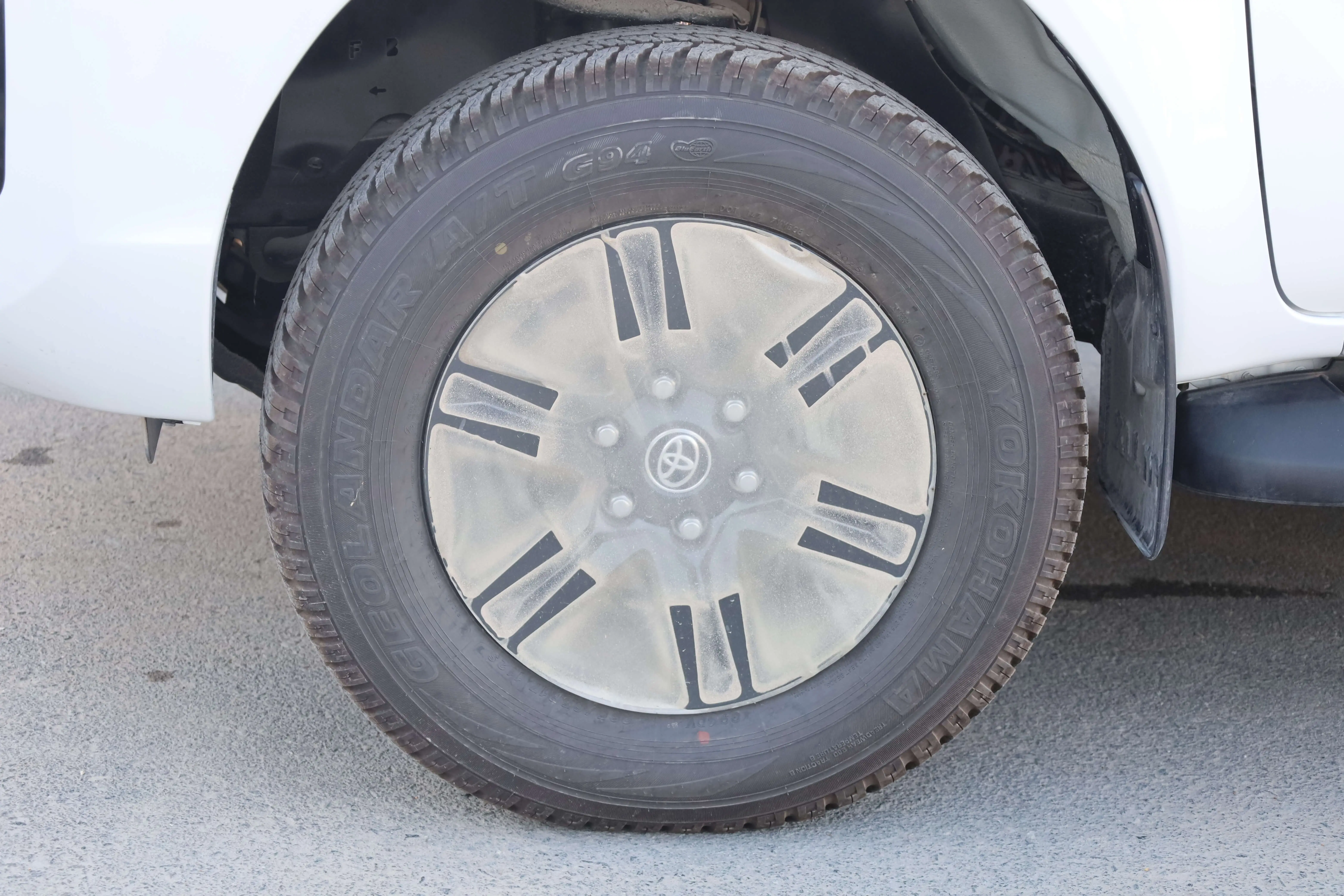 TOYOTA HILUX 2.4L DC DIESEL FULLOPTION 2025 MODEL images