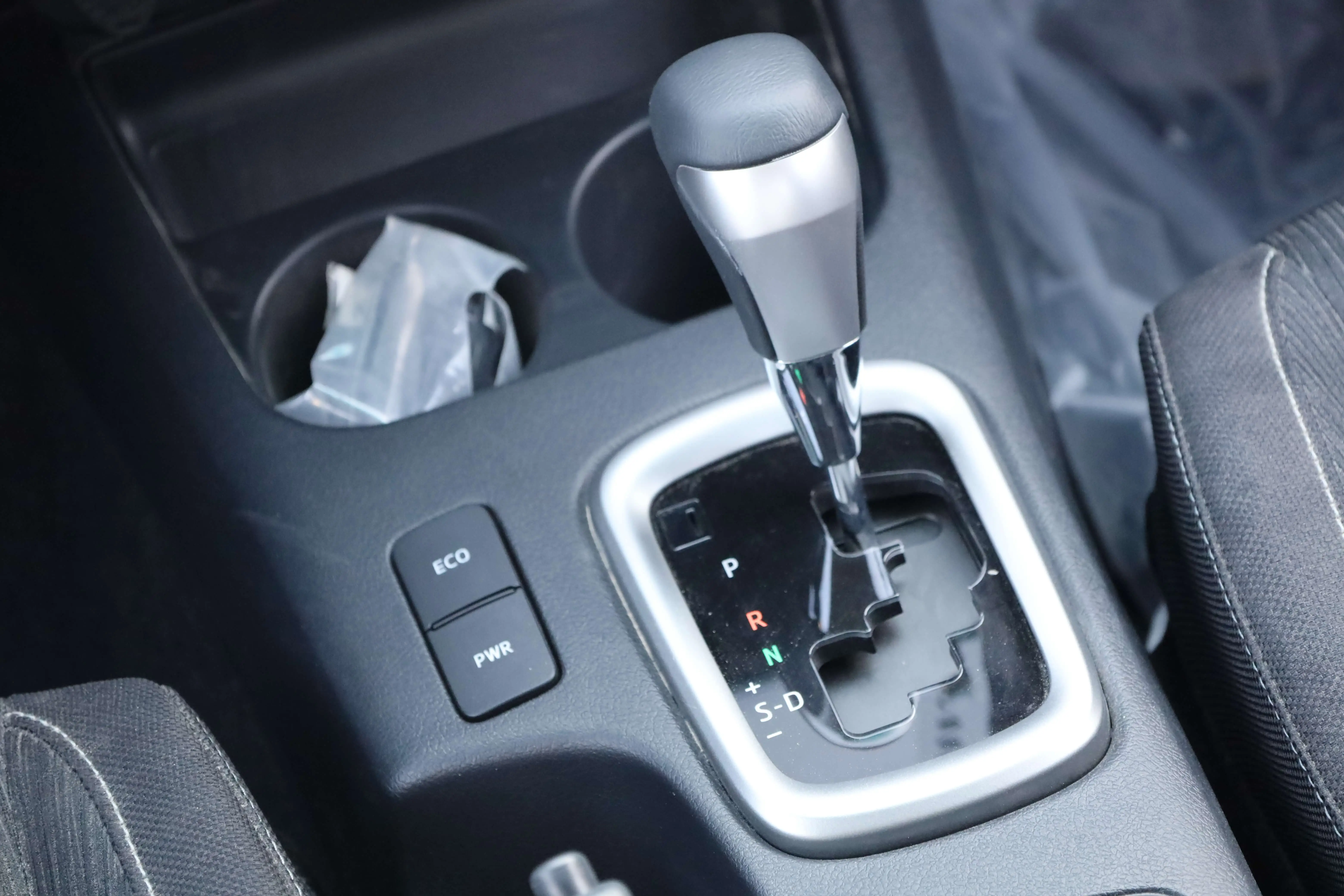 TOYOTA HILUX 2.4L DC DIESEL FULLOPTION 2025 MODEL images