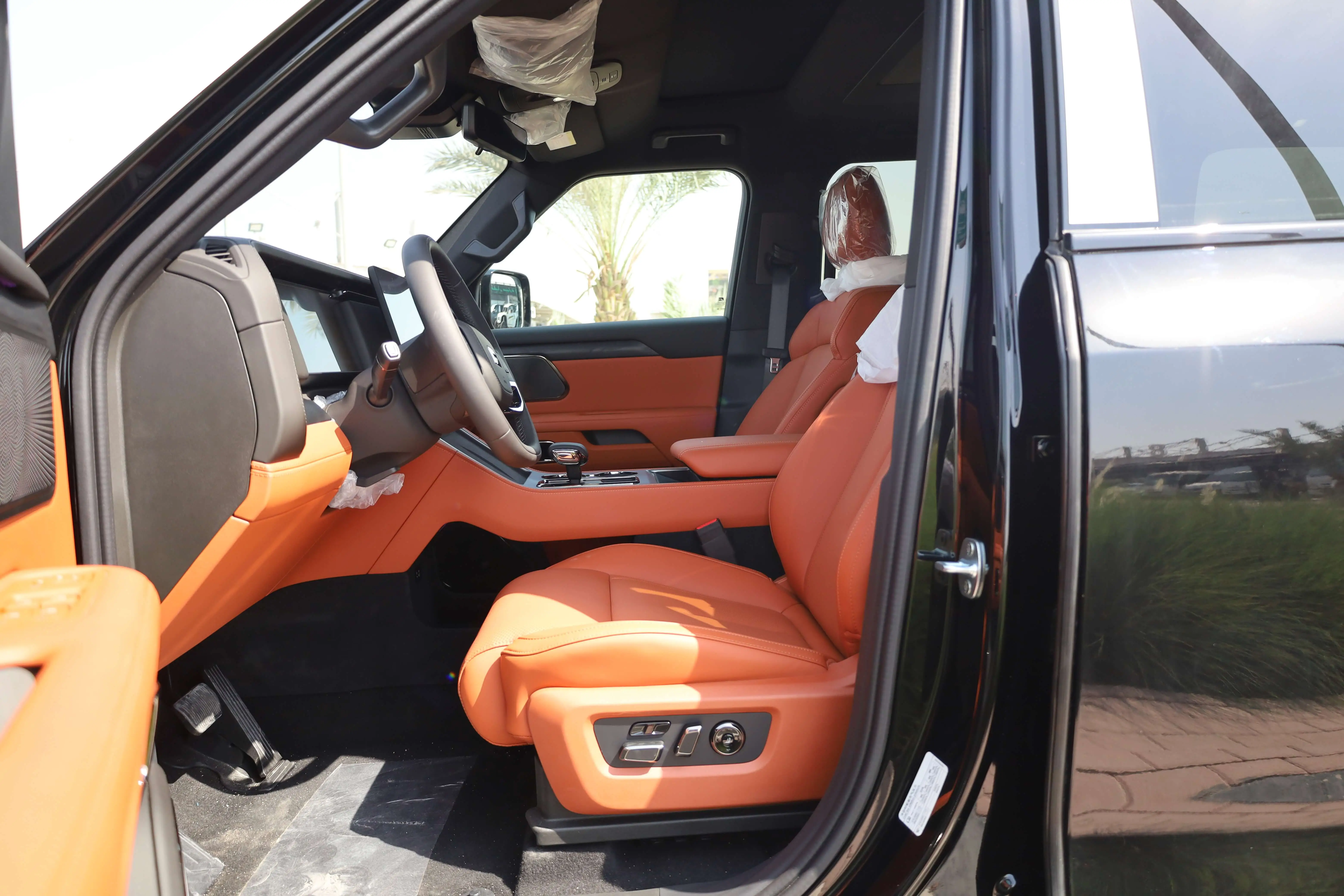 ROX 01 LUXURY ALL TERRAIN SUV 1.5L PHEV images
