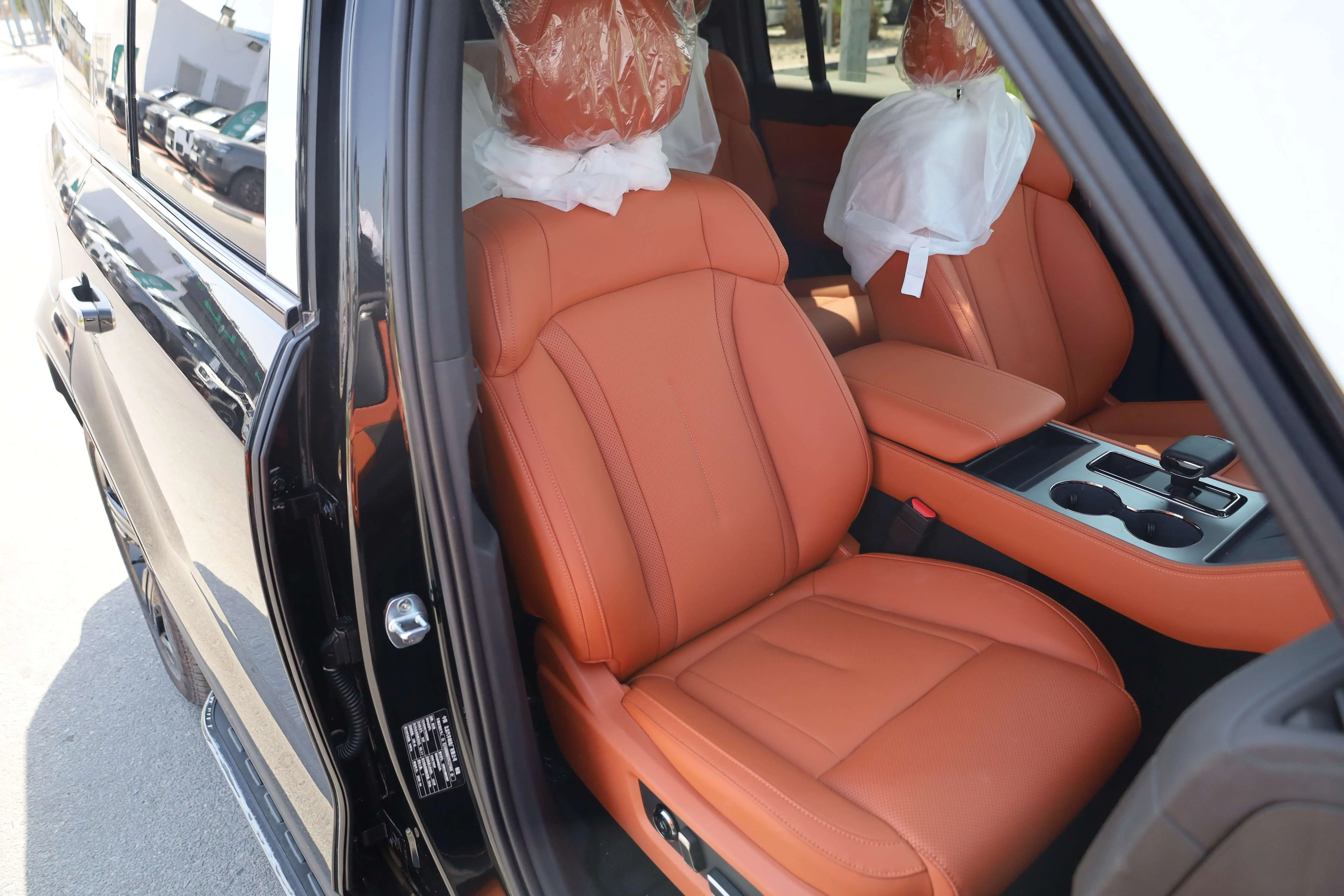 ROX 01 LUXURY ALL TERRAIN SUV 1.5L PHEV images